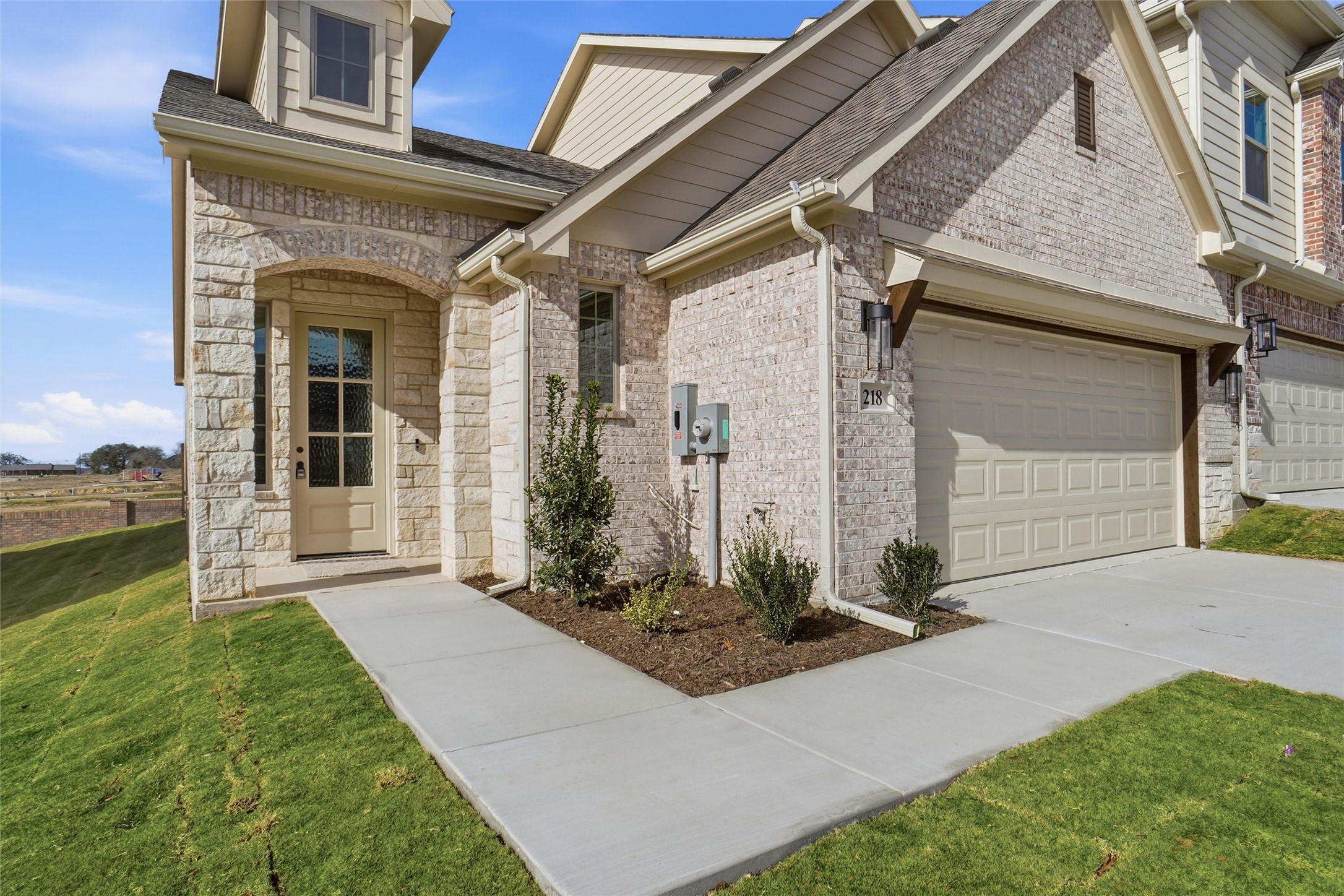 Property photo 01 of 218 Legacy Boulevard, Weatherford, TX 76085 | MLS #21150523