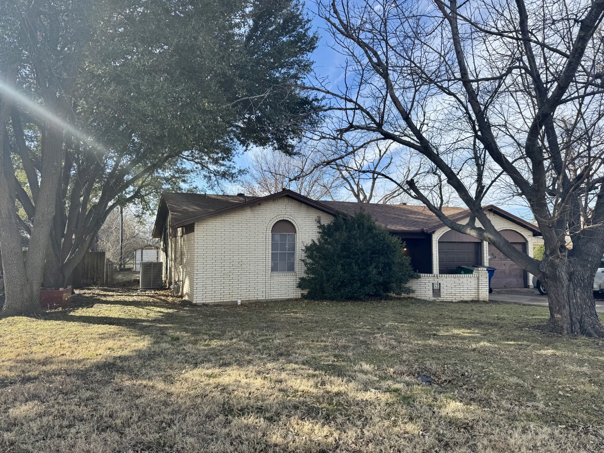 Property photo 03 of 317 N Trail Street, Crowley, TX 76036 | MLS #21150652