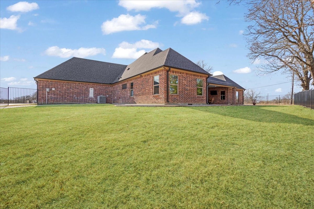 3909 Saddle Creek, Denison, TX, 75020