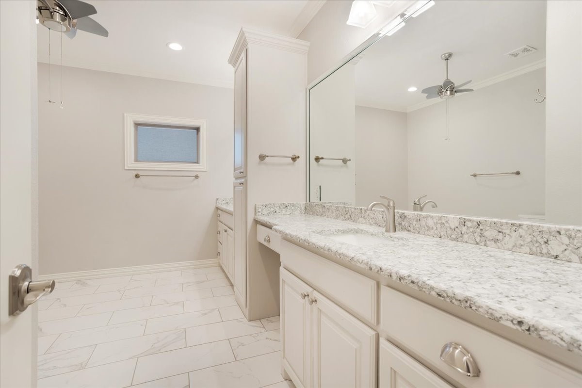 3909 Saddle Creek, Denison, TX, 75020