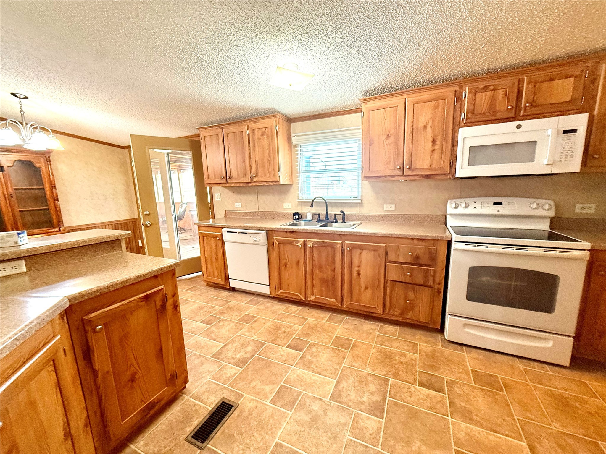 Property photo 03 of 254 Holiday Village Drive, Quitman, TX 75783 | MLS #21150744