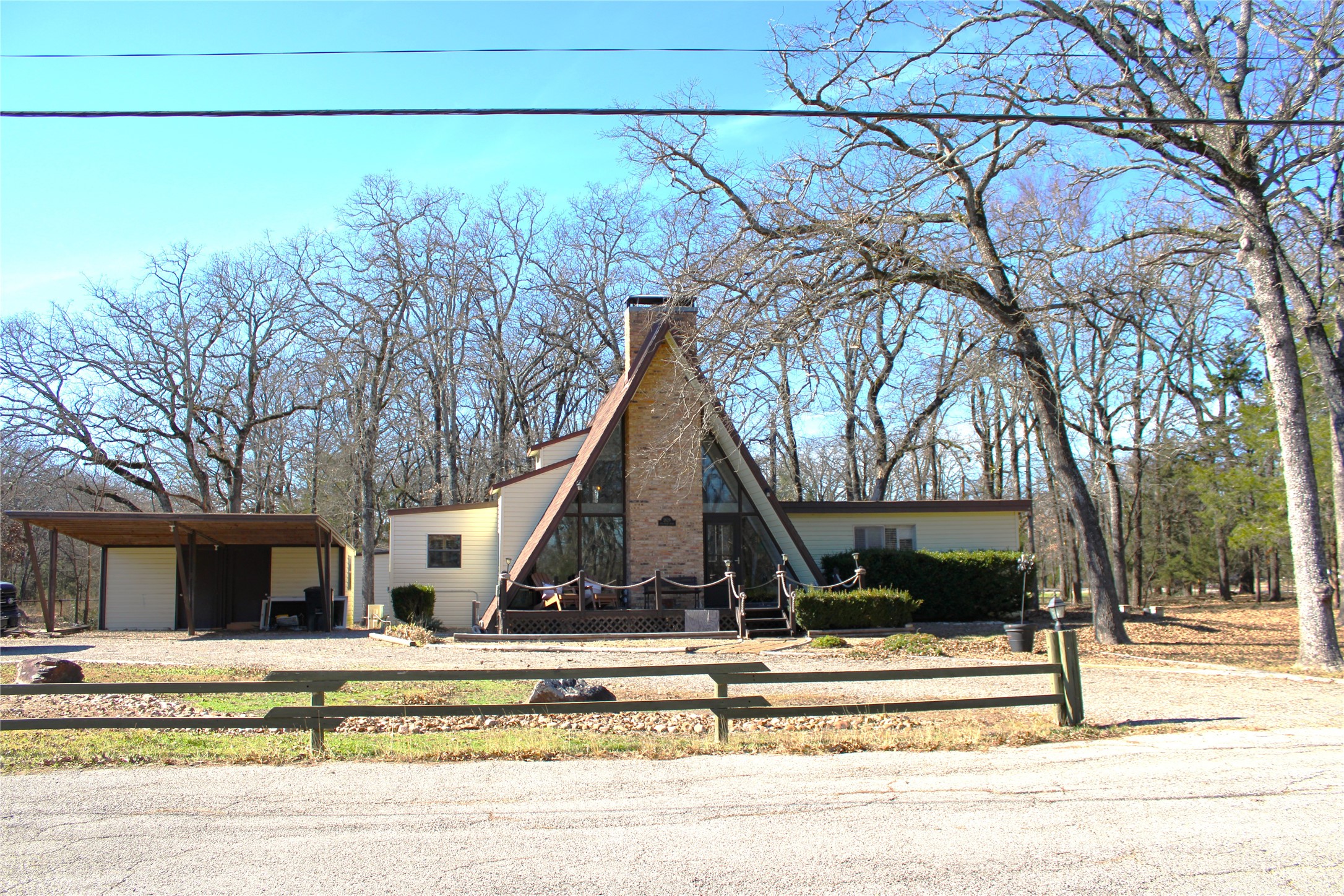 Property photo 02 of 2629 Fox Point Road, Quinlan, TX 75474 | MLS #21150967