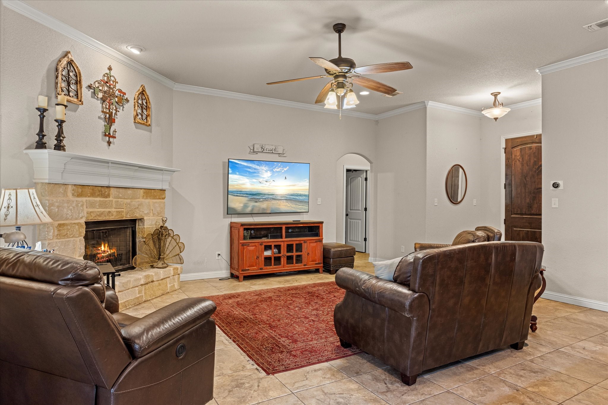Property photo 04 of 134 Donna Circle, Granbury, TX 76049 | MLS #21151346