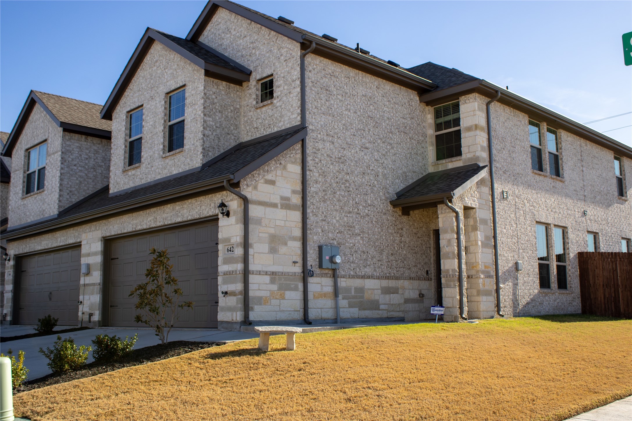Property photo 01 of 642 Sandiford Court, Mansfield, TX 76063 | MLS #21151364