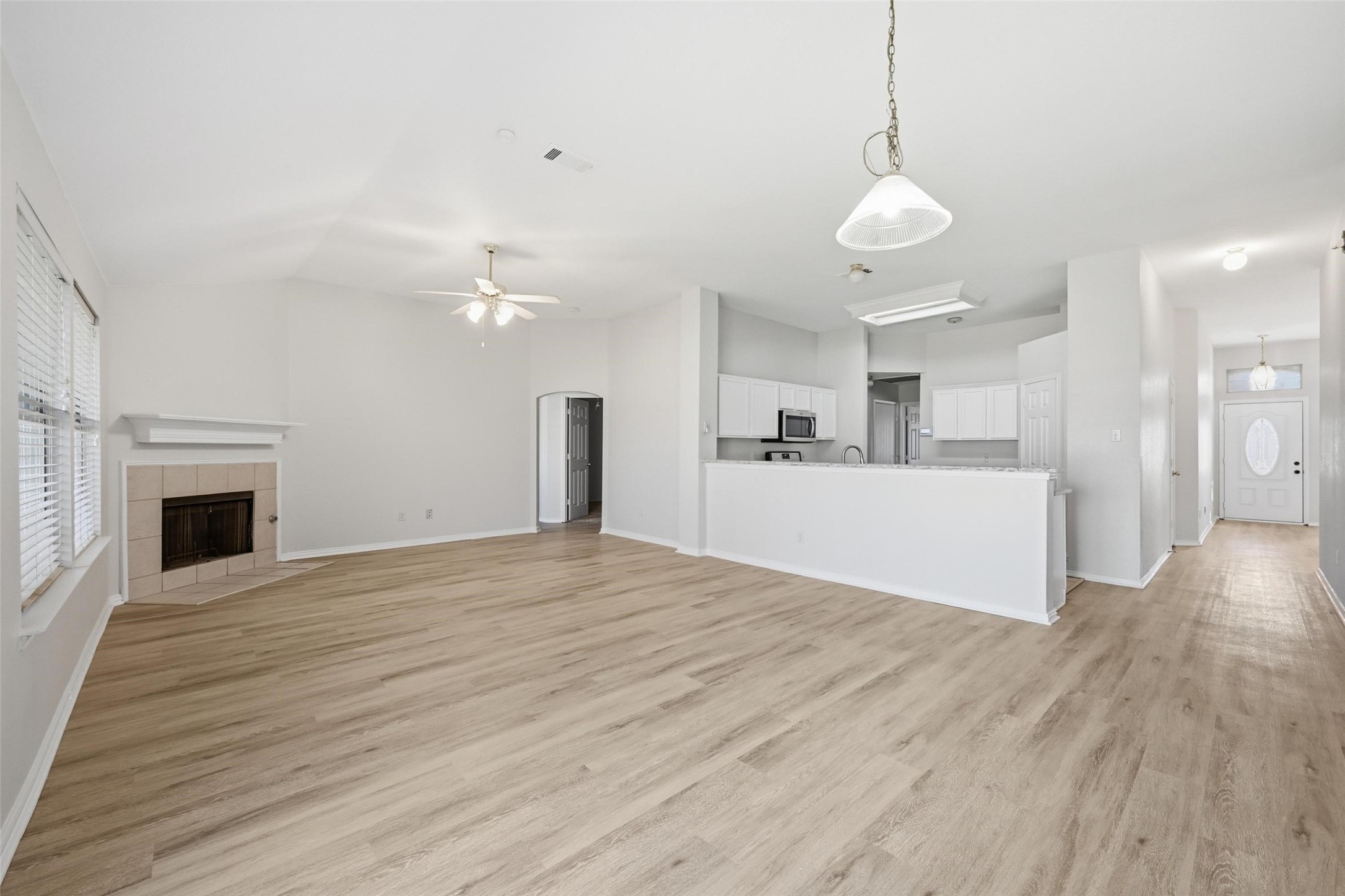 Property photo 02 of 1703 Caladium Drive, Corinth, TX 76210 | MLS #21151444