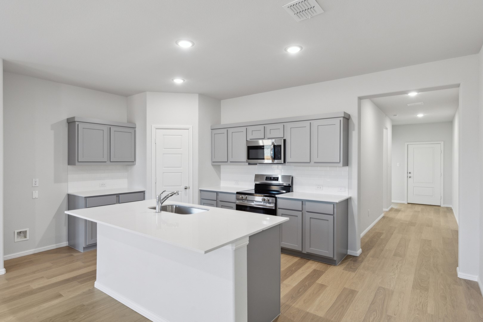 909 Pistachio Drive, Alvarado, TX, 76009