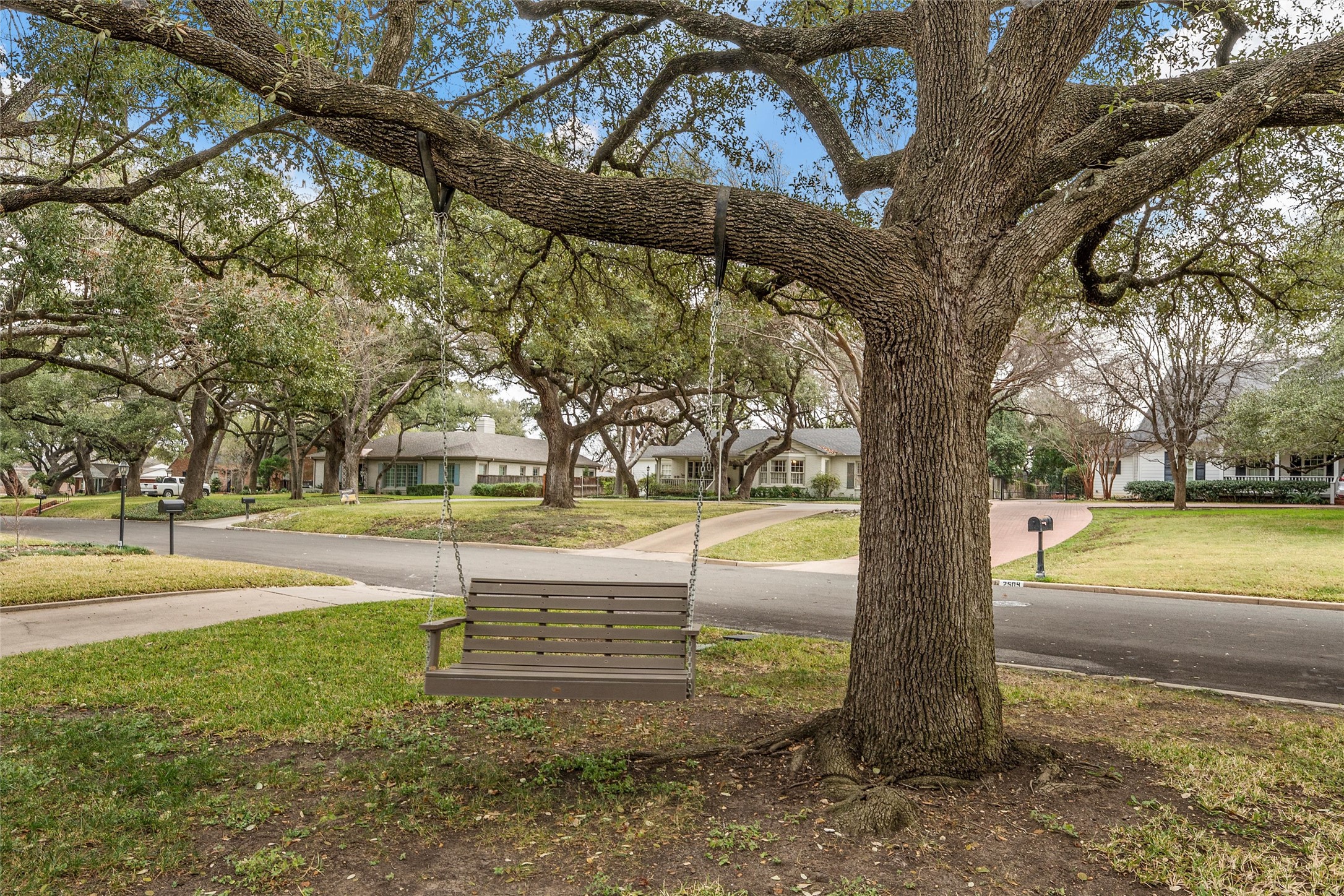 2516 Old Oaks Drive, Waco, TX, 76710