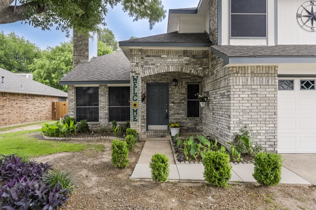 Property photo 04 of 2813 White Oak Drive Grand, Prairie, TX 75052 | MLS #21151982