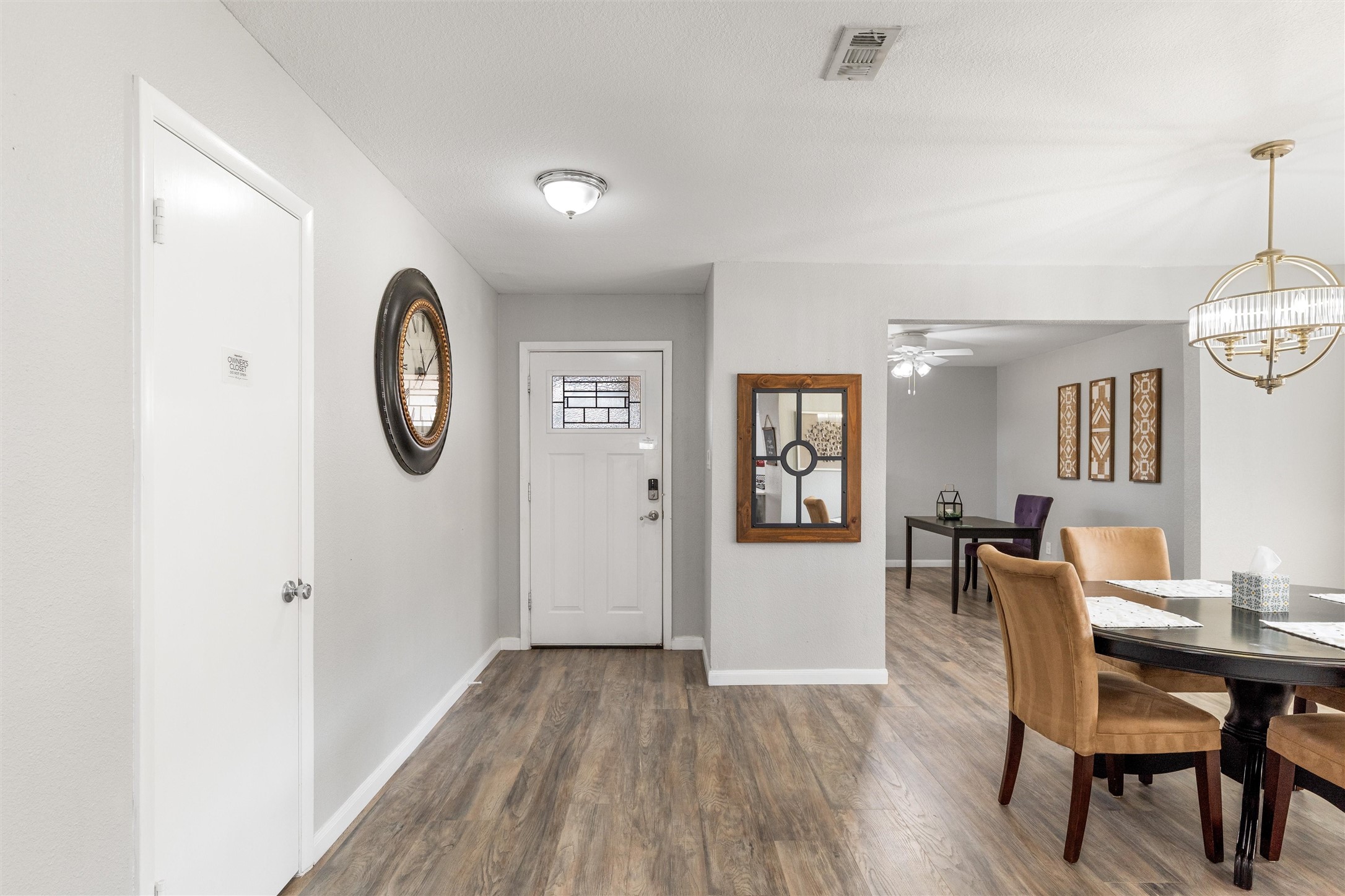 Property photo 03 of 2753 Larkspur Lane, Dallas, TX 75233 | MLS #21152284