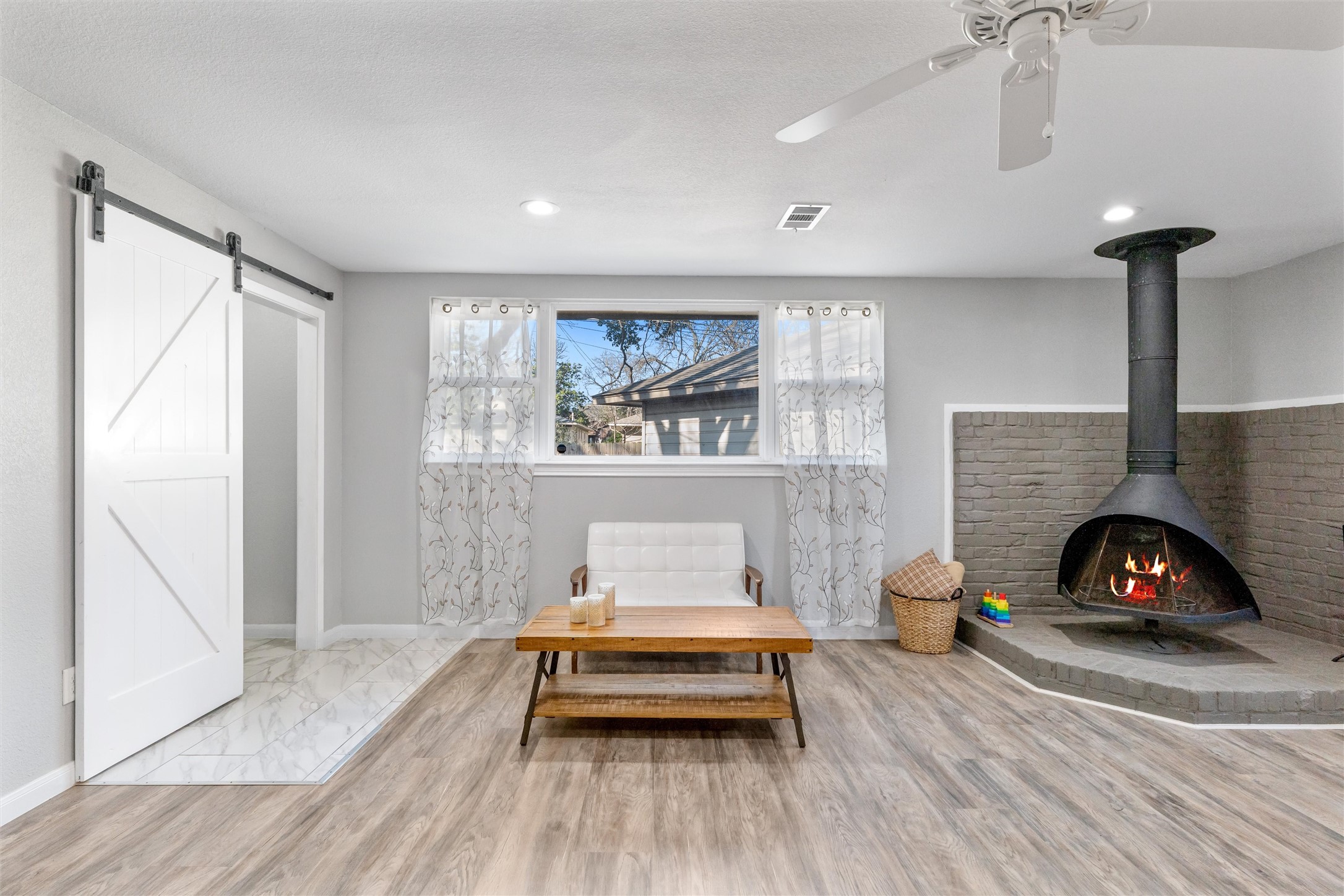 2753 Larkspur Lane, Dallas, TX, 75233