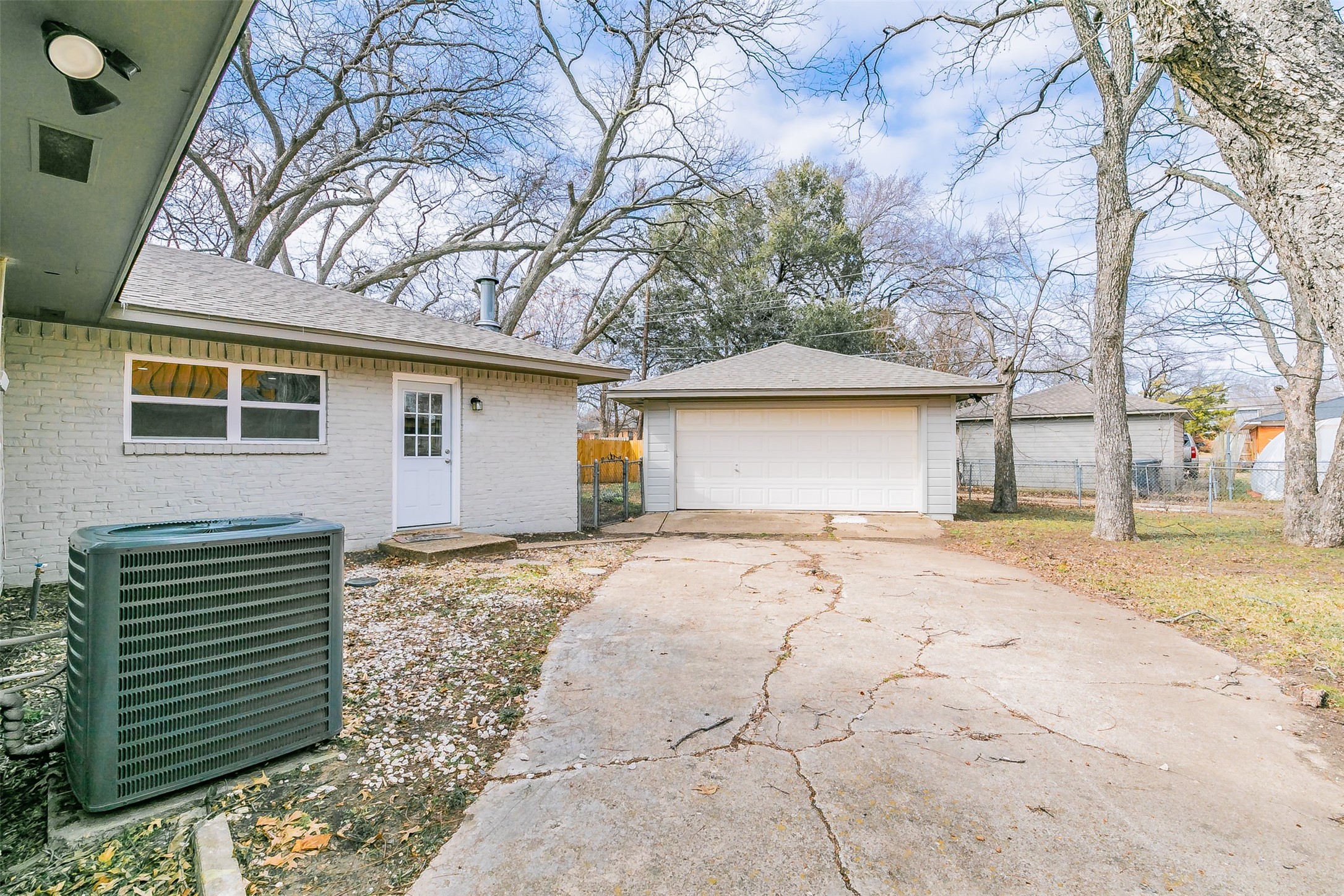 2753 Larkspur Lane, Dallas, TX, 75233