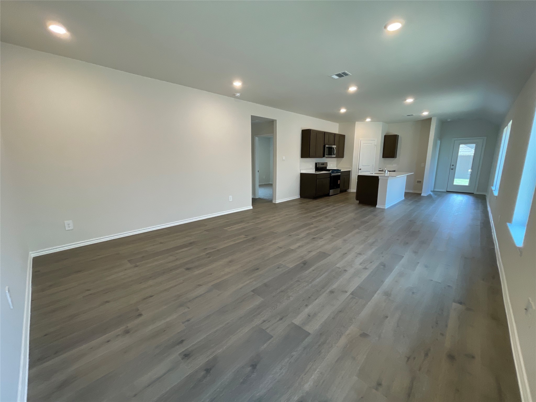 Property photo 03 of 658 Walkabout Place, Lavon, TX 75166 | MLS #21152990