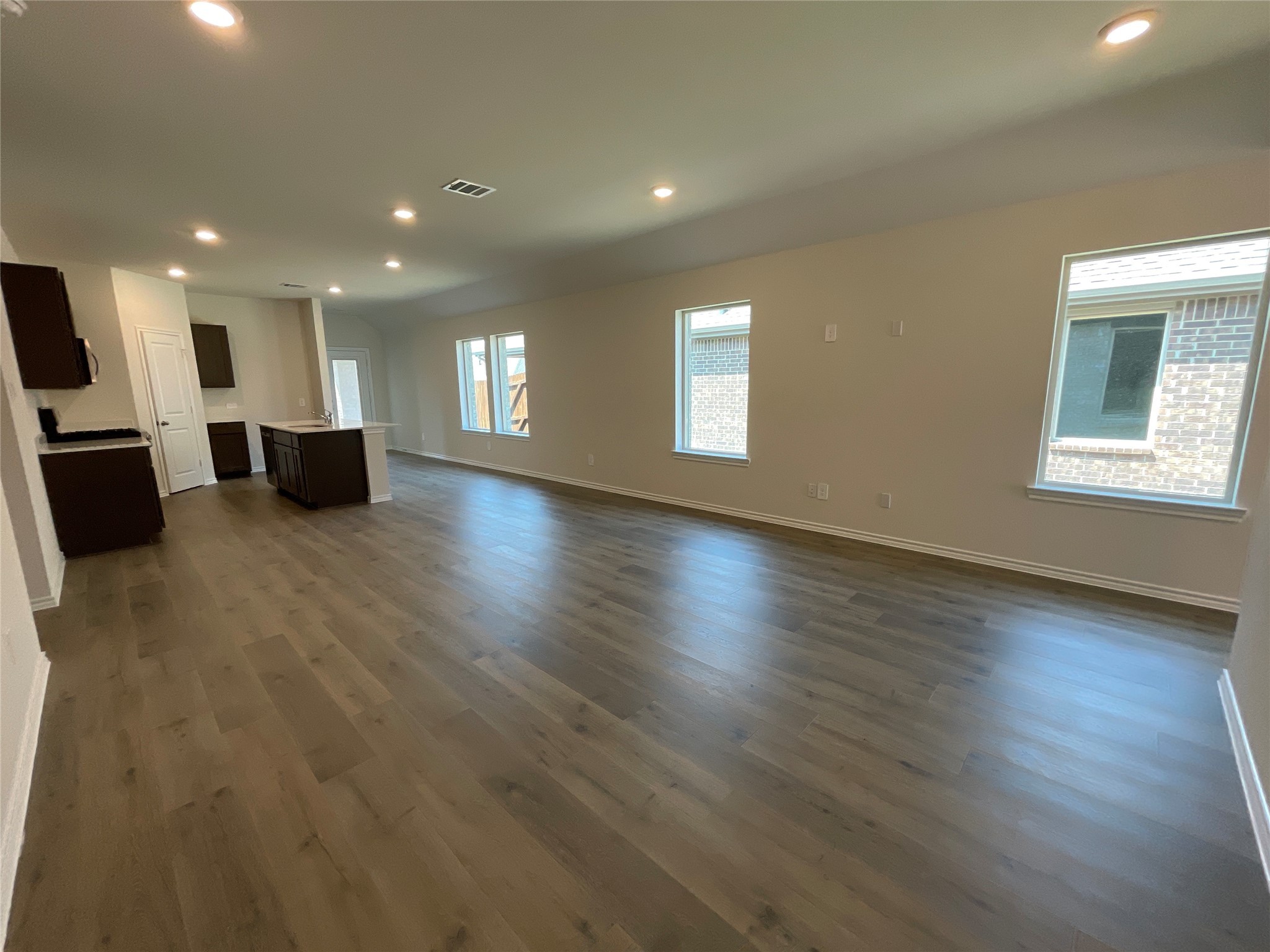 Property photo 04 of 658 Walkabout Place, Lavon, TX 75166 | MLS #21152990