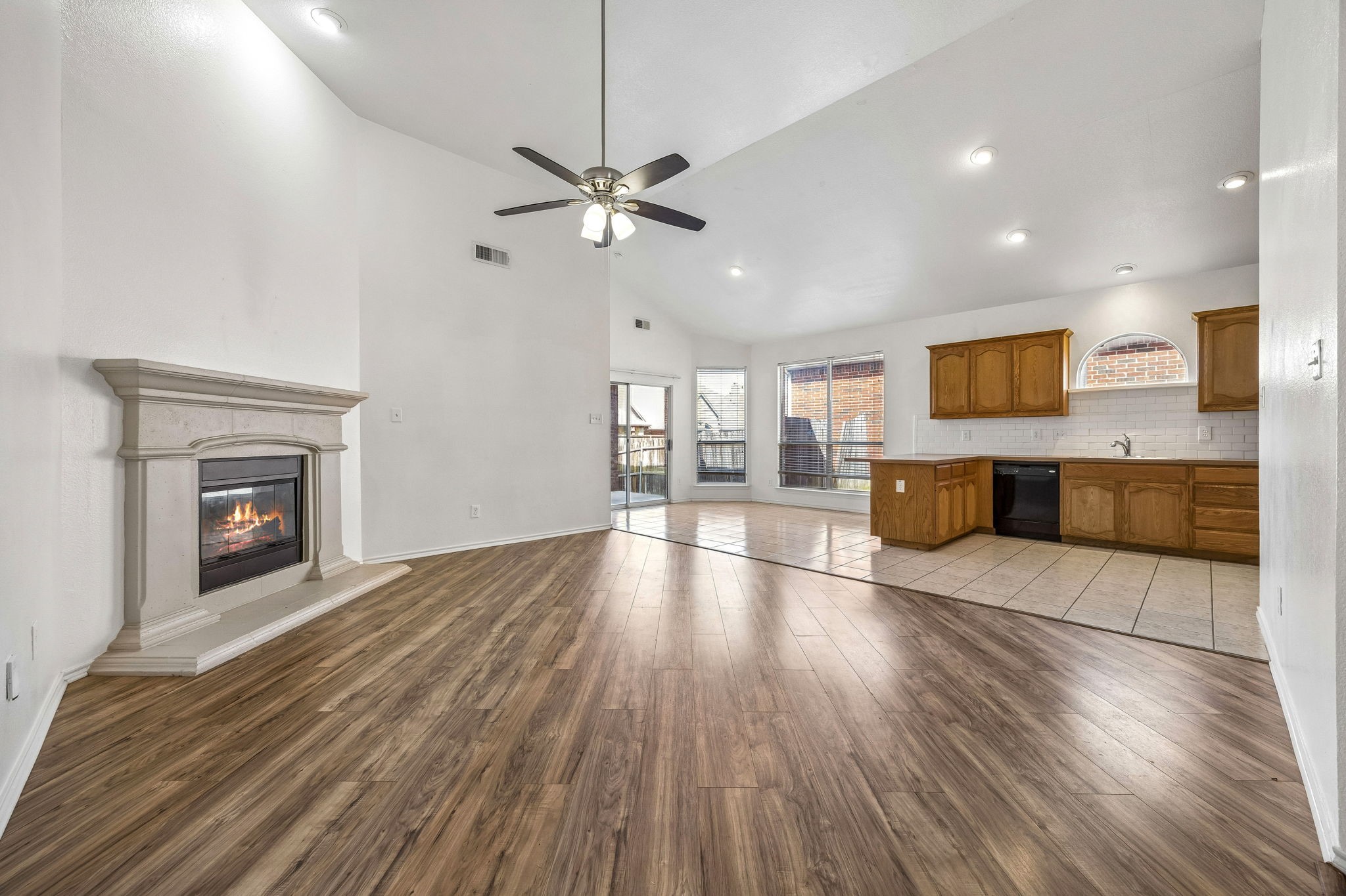 9528 Willow Branch Way, Fort Worth, TX, 76036