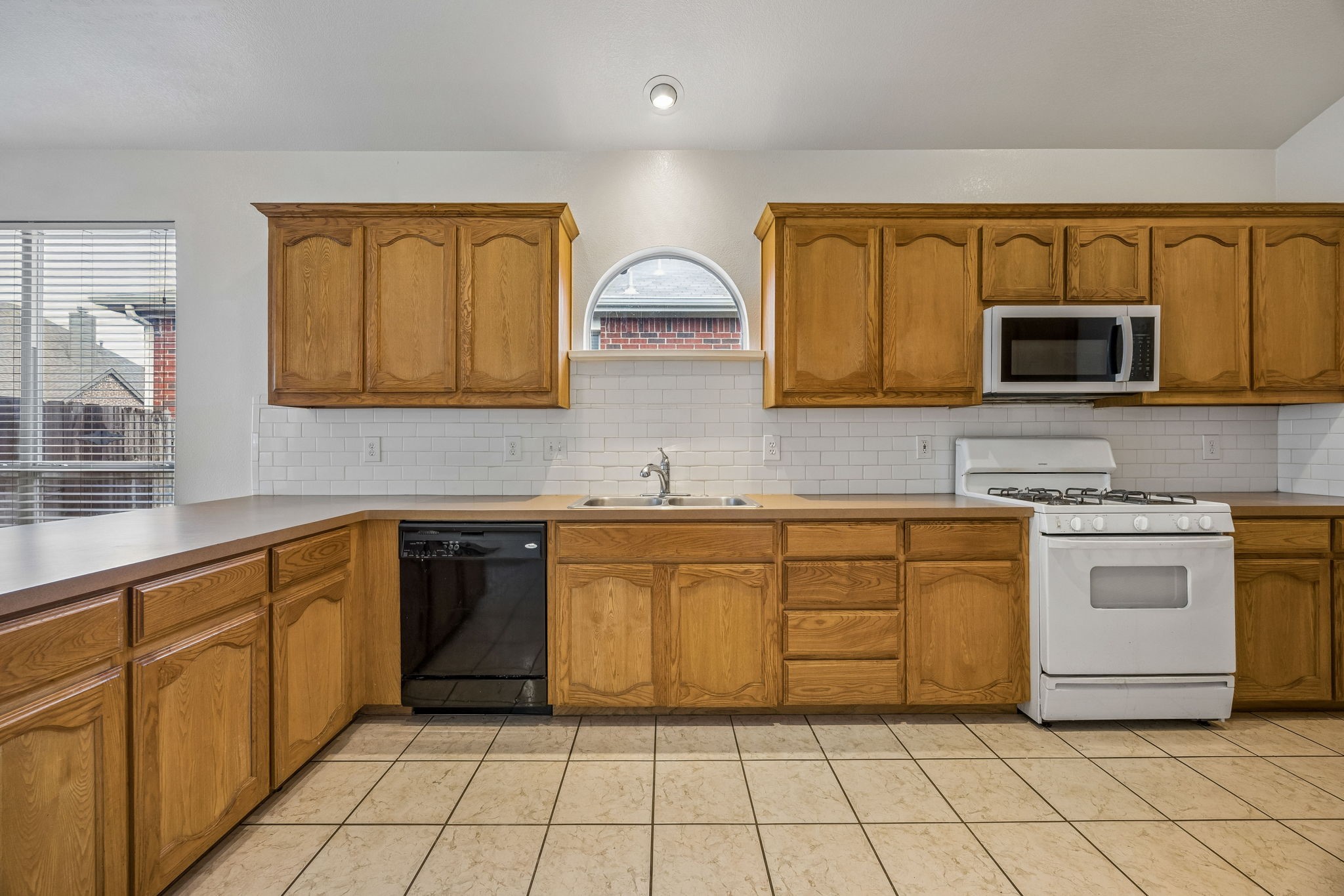 9528 Willow Branch Way, Fort Worth, TX, 76036