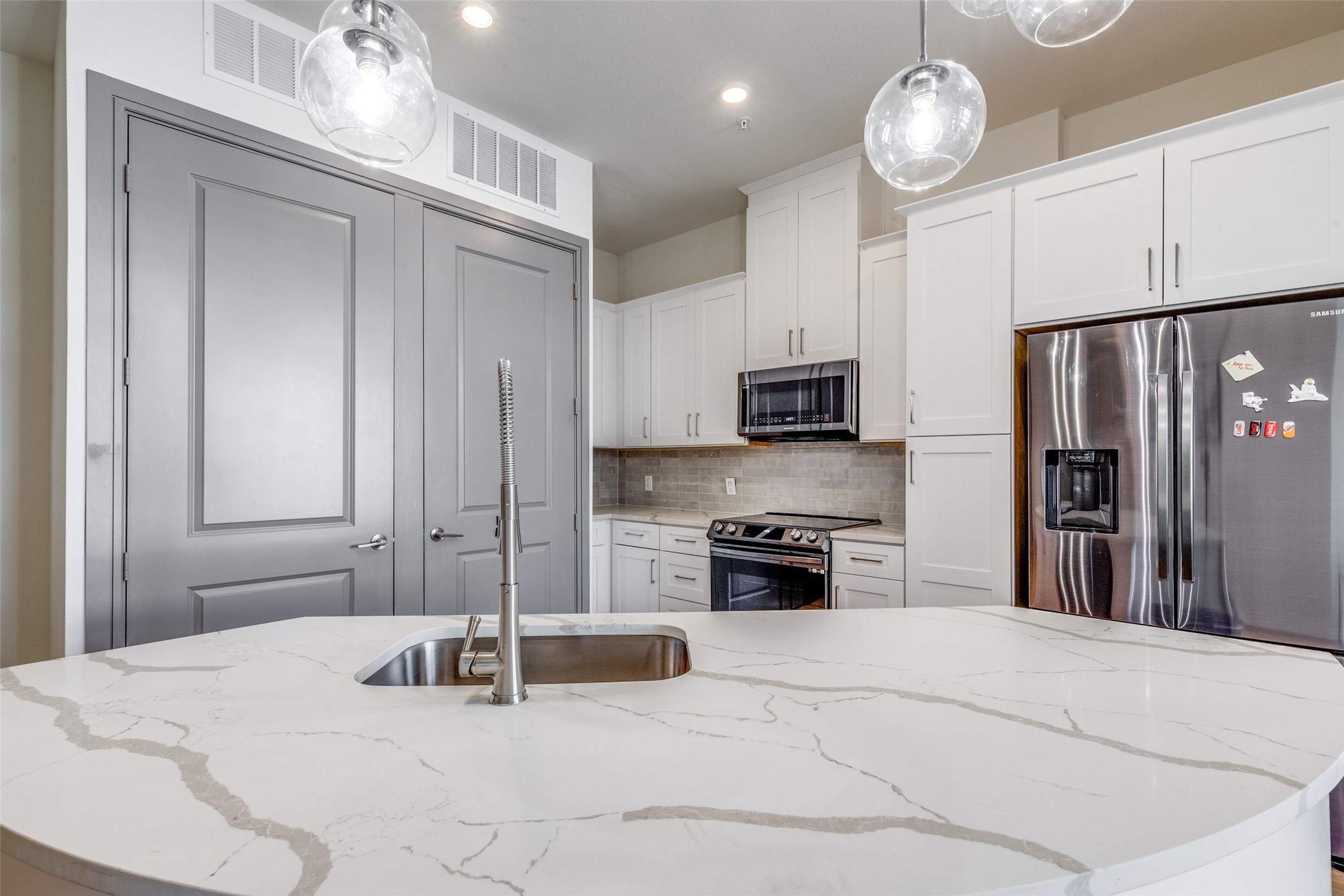 Property photo 03 of 2700 Old Denton Road UNIT 3350, Carrollton, TX 75007 | MLS #21153378
