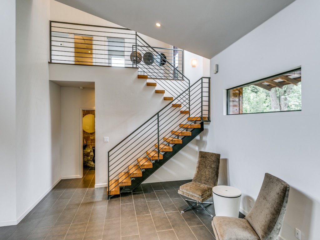 Property photo 04 of 919 Knott Place, Dallas, TX 75208 | MLS #21153592