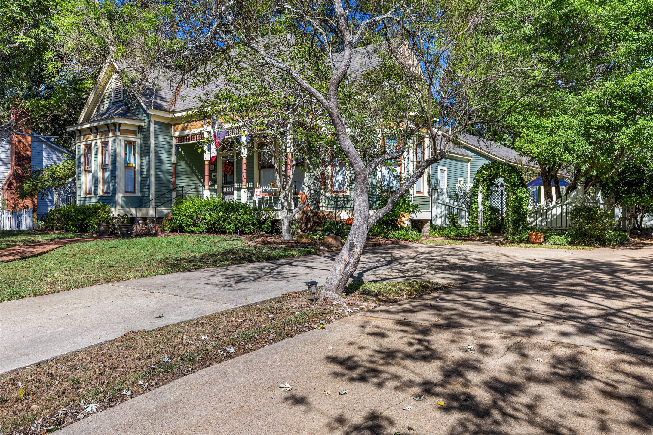 203 E Dixon Street, Jefferson, TX, 75657