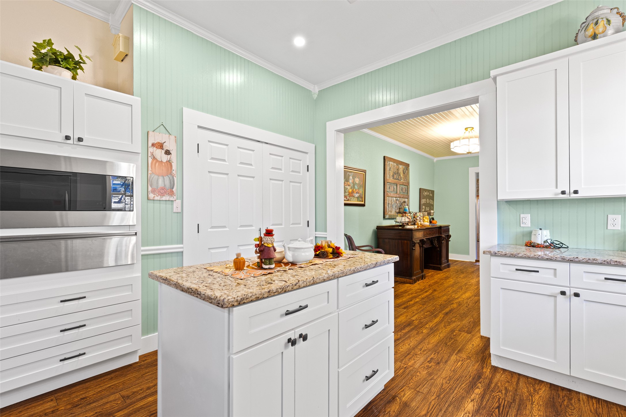 203 E Dixon Street, Jefferson, TX, 75657