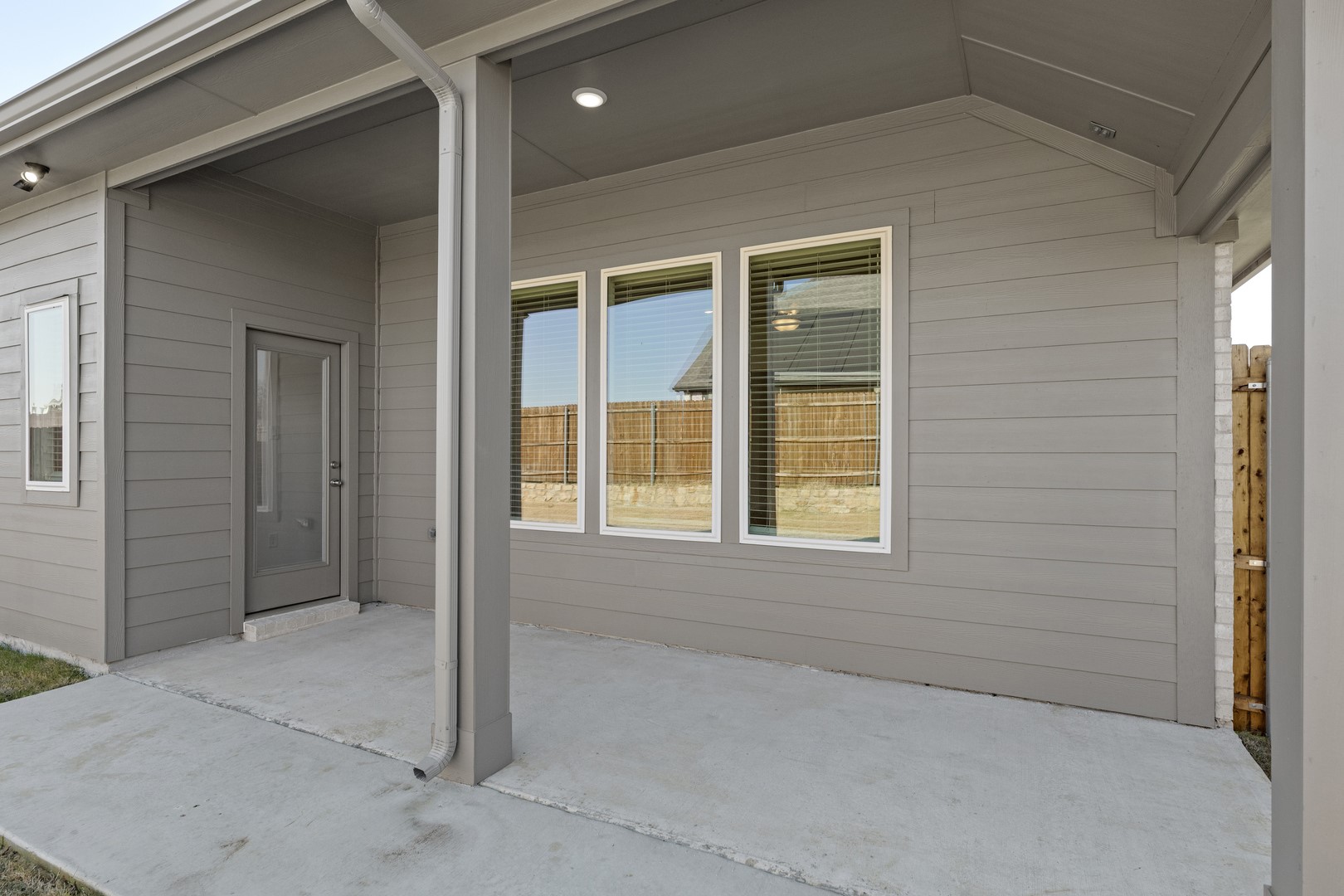 1404 Elle Lane, Aubrey, TX, 76227