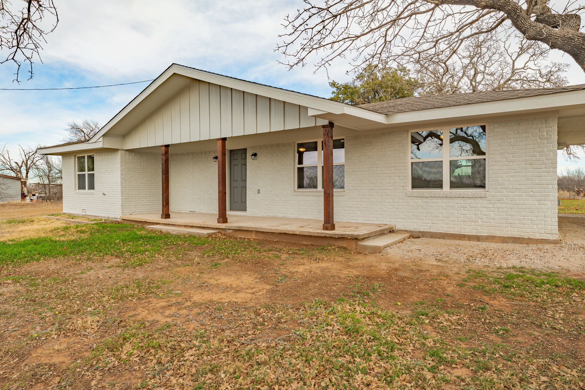 Property photo 01 of 3041 S Old Bunger Road, Graham, TX 76450 | MLS #21154633