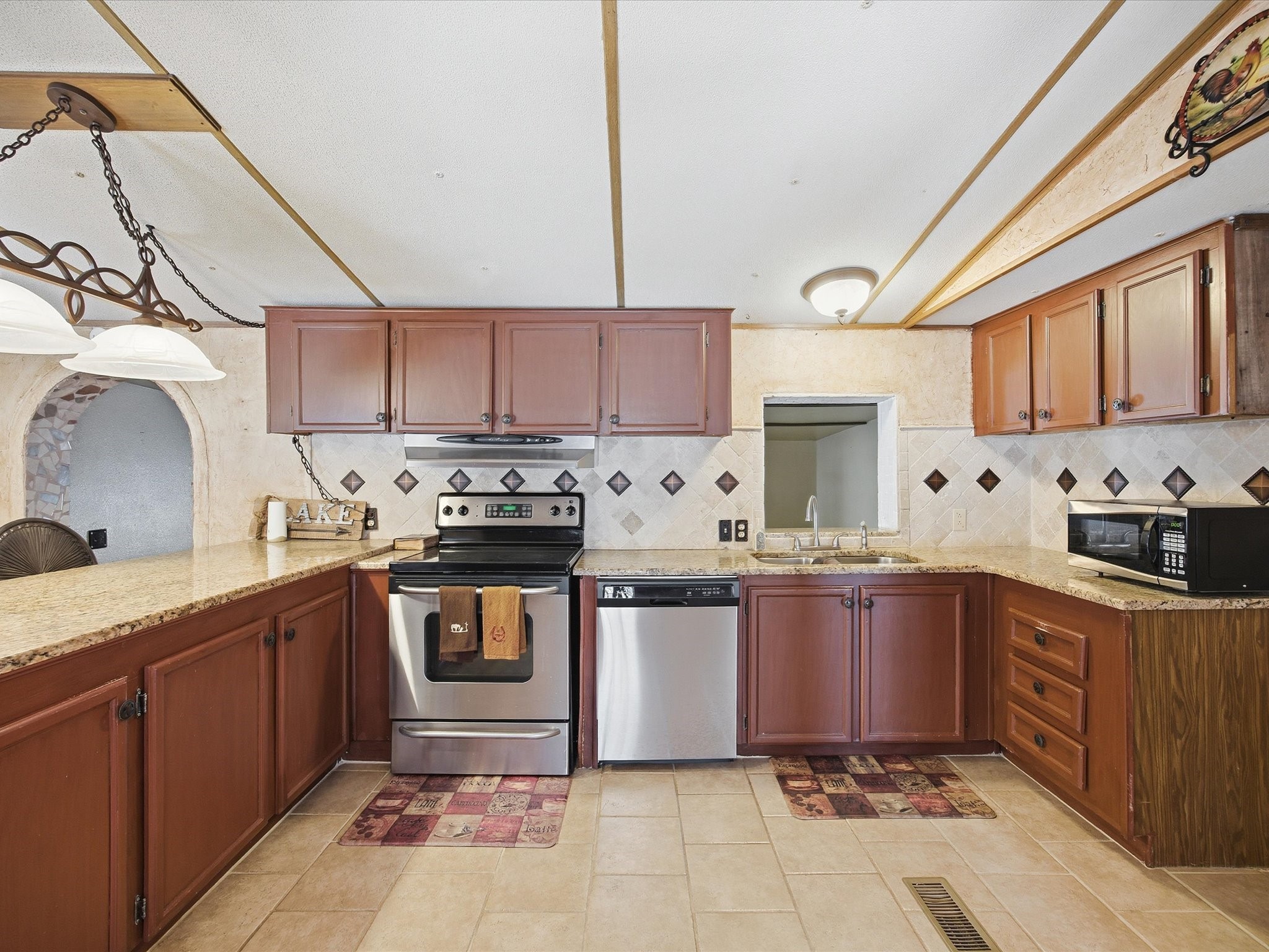 196 S Perch Road, Bowie, TX, 76230