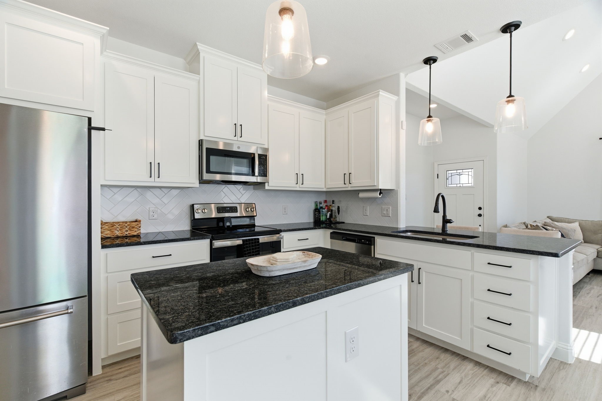 649 Charlotte Lane, Burleson, TX, 76028