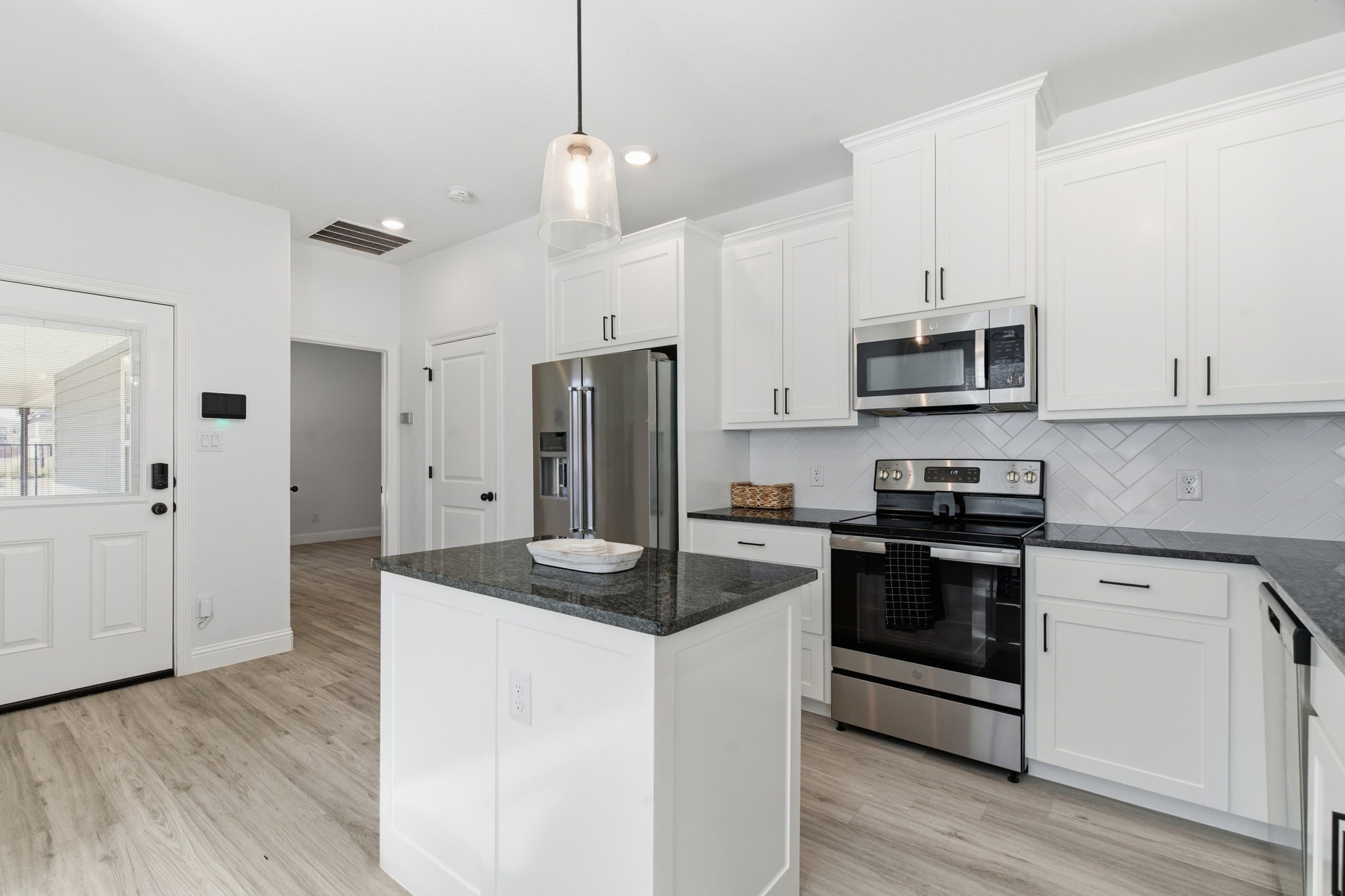 649 Charlotte Lane, Burleson, TX, 76028