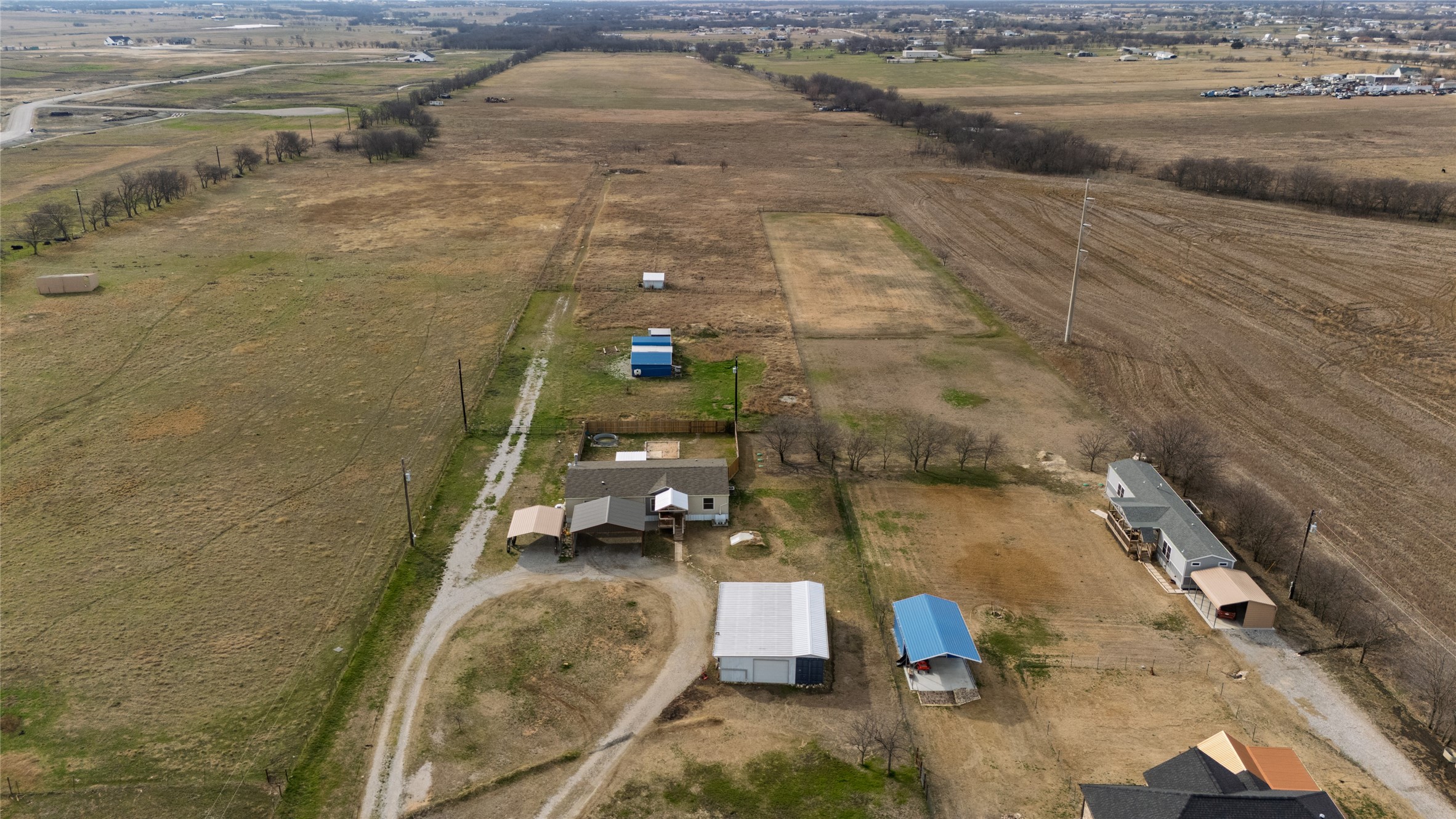 Property photo 03 of 2614 County Road 4010, Decatur, TX 76234 | MLS #21154767