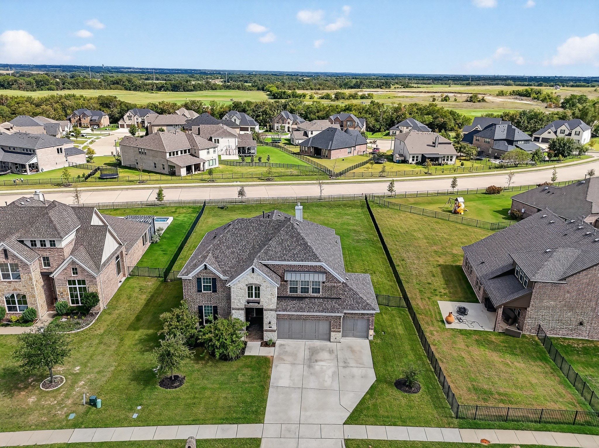 Property photo 02 of 1420 Wolf Ridge Run, Gunter, TX 75058 | MLS #21154841