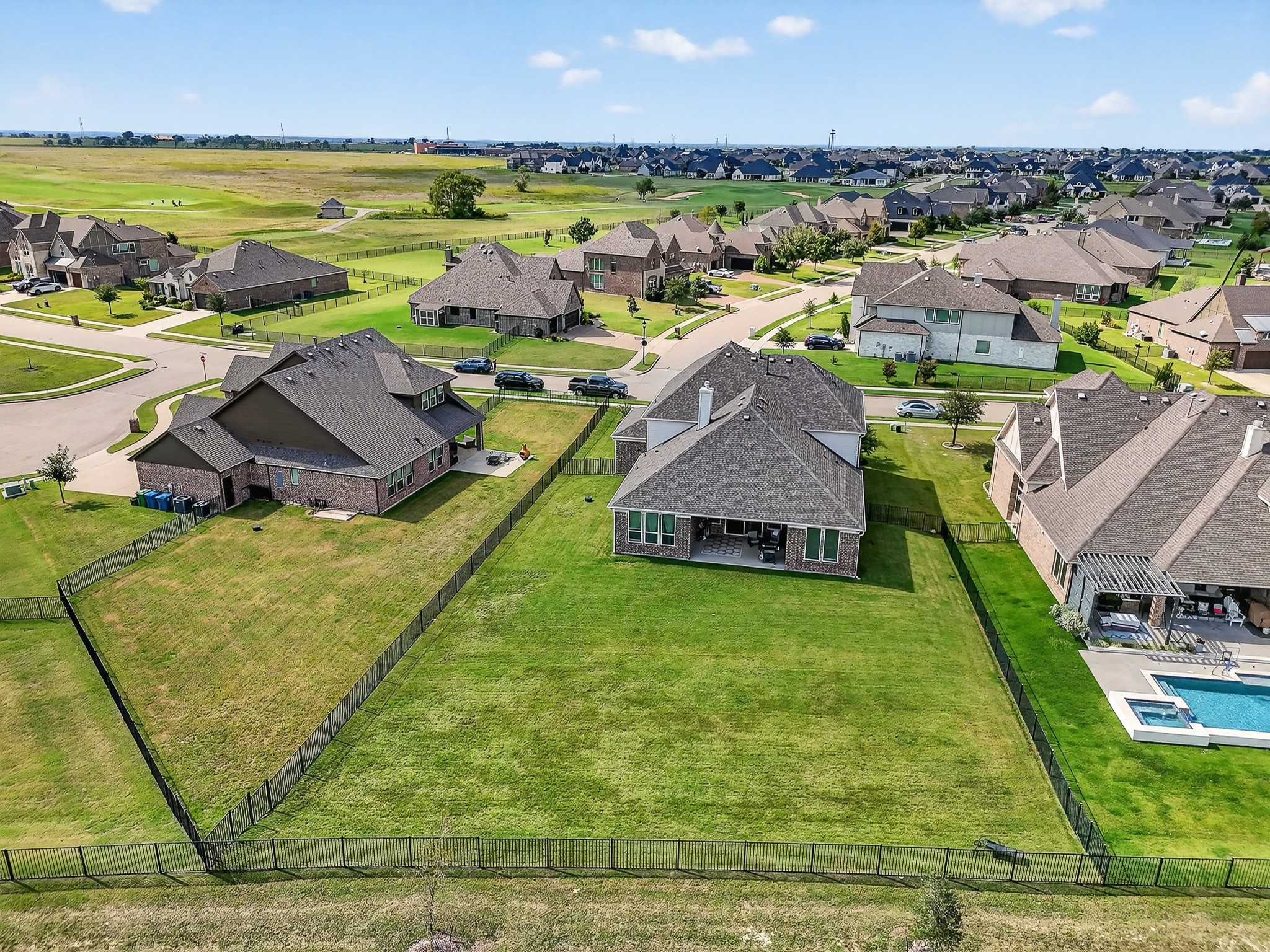 Property photo 03 of 1420 Wolf Ridge Run, Gunter, TX 75058 | MLS #21154841