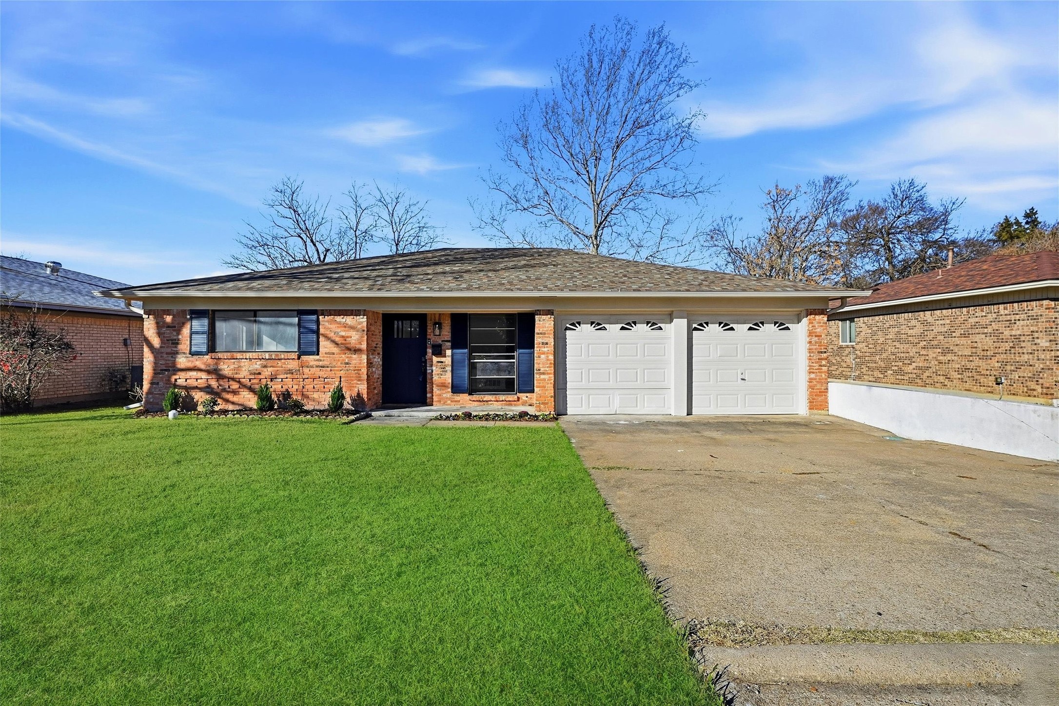 Property photo 01 of 105 N Wood Avenue, Denison, TX 75020 | MLS #21154997