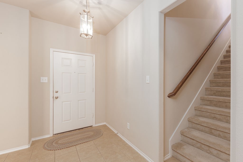 Property photo 03 of 6811 Gamecock Court, Greenville, TX 75402 | MLS #21155037