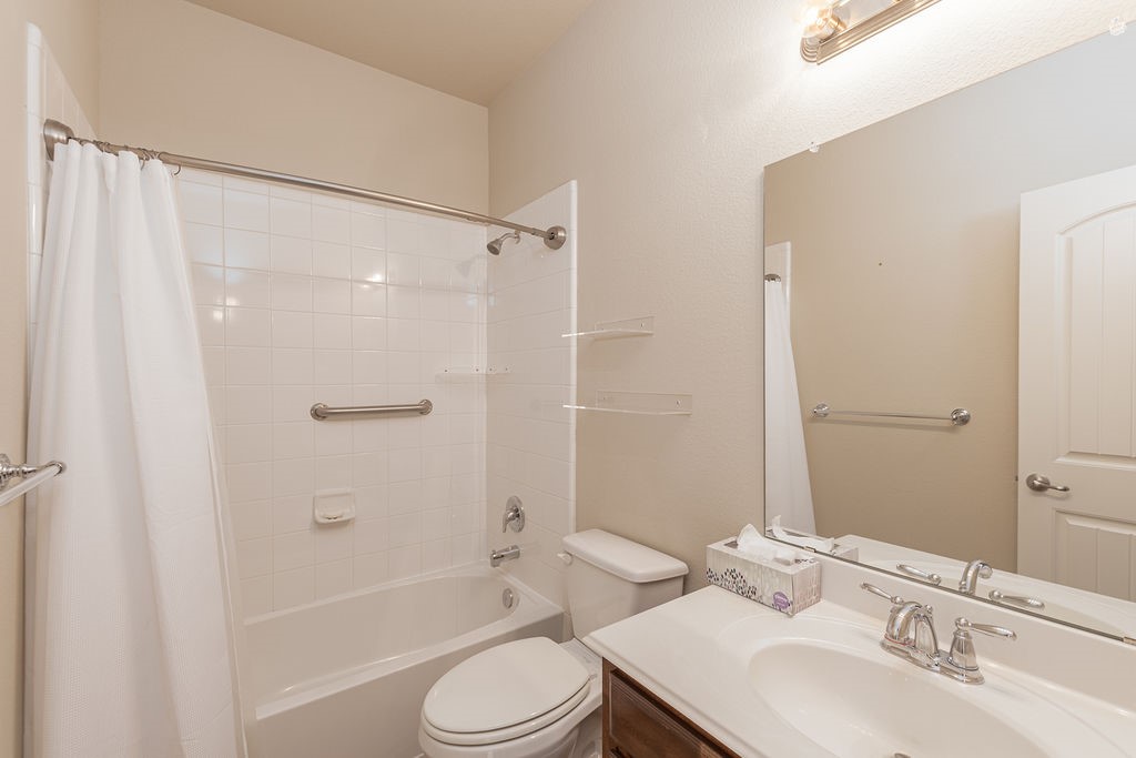 6811 Gamecock Court, Greenville, TX, 75402