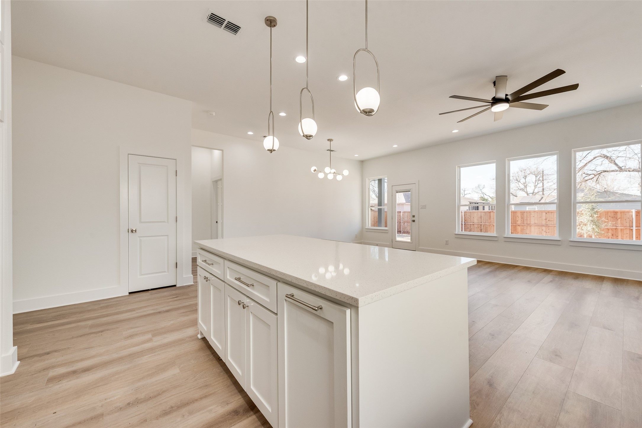 4021 Esmalda Street, Dallas, TX, 75212
