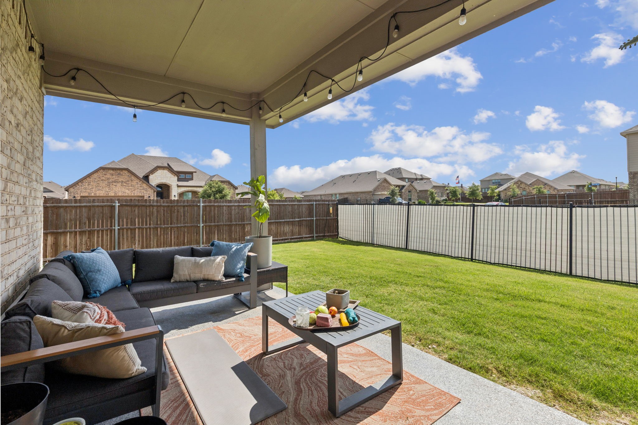 622 Summer Grove Drive, Midlothian, TX, 76065