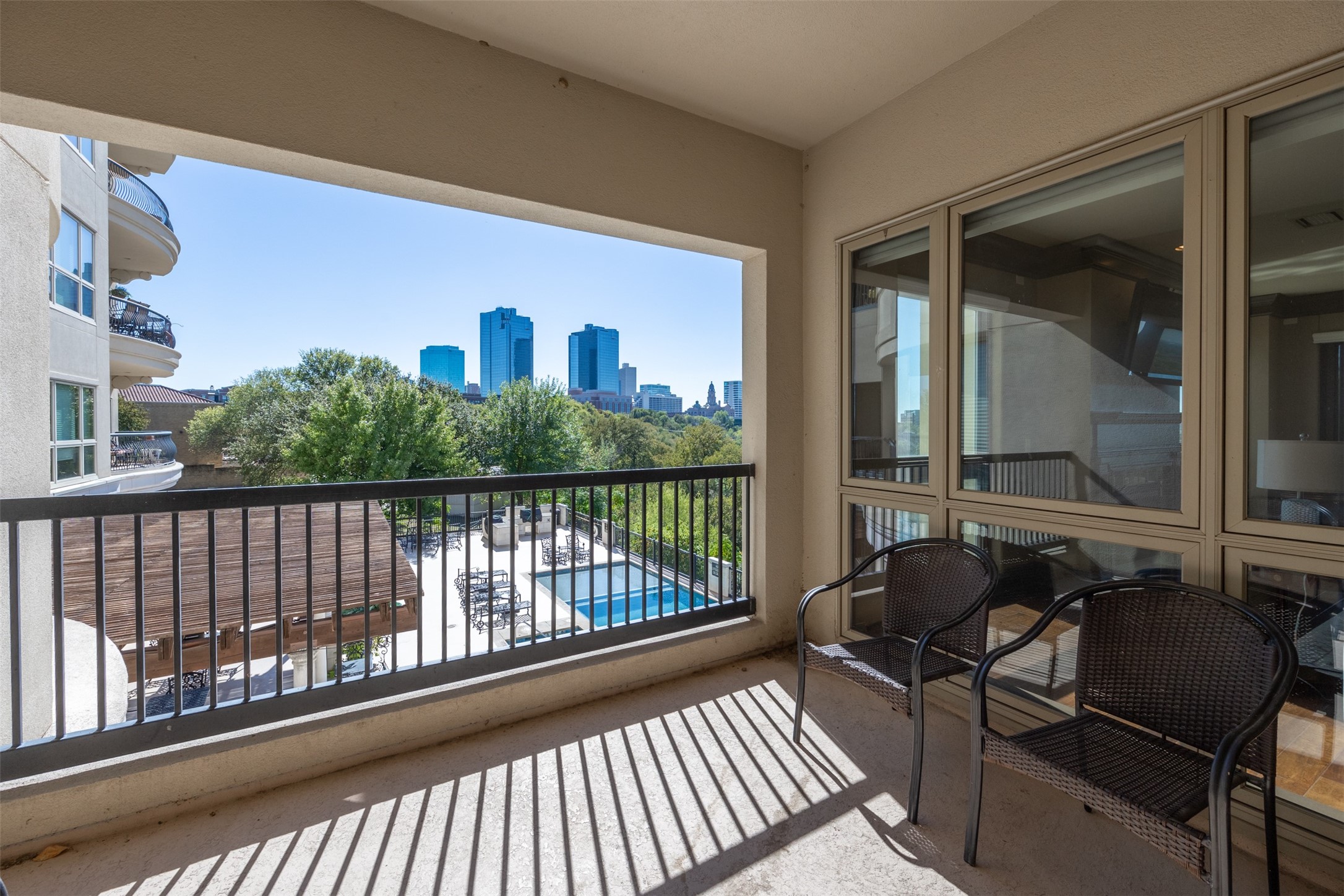 Property photo 02 of 501 Samuels Avenue UNIT 230 Fort, Worth, TX 76102 | MLS #21155399
