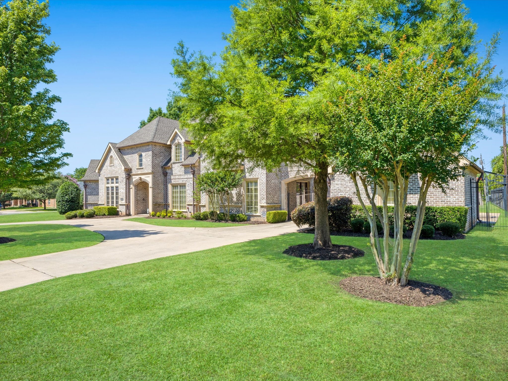 2965 S Sunbeck Circle, Farmers Branch, TX, 75234