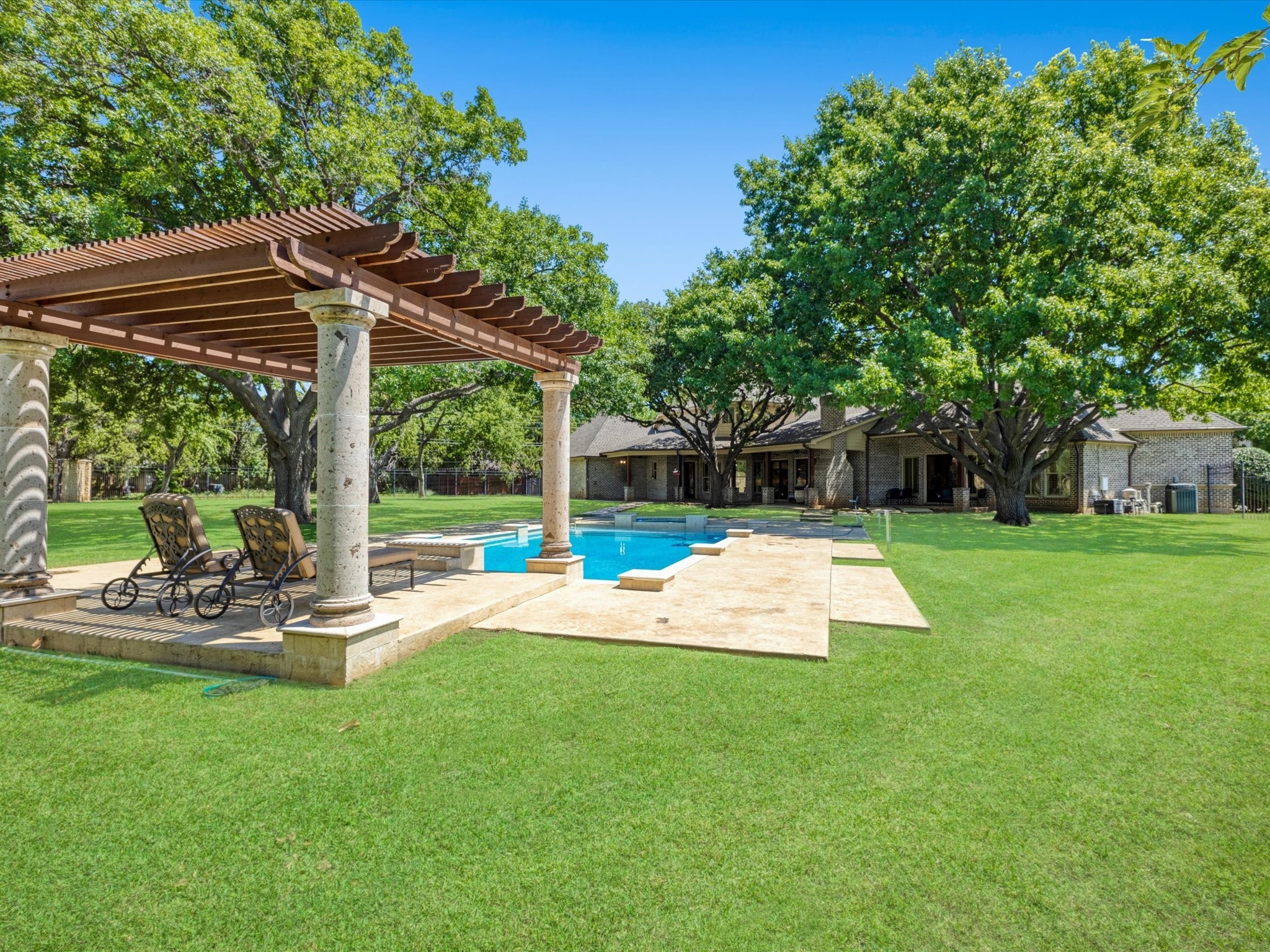 2965 S Sunbeck Circle, Farmers Branch, TX, 75234