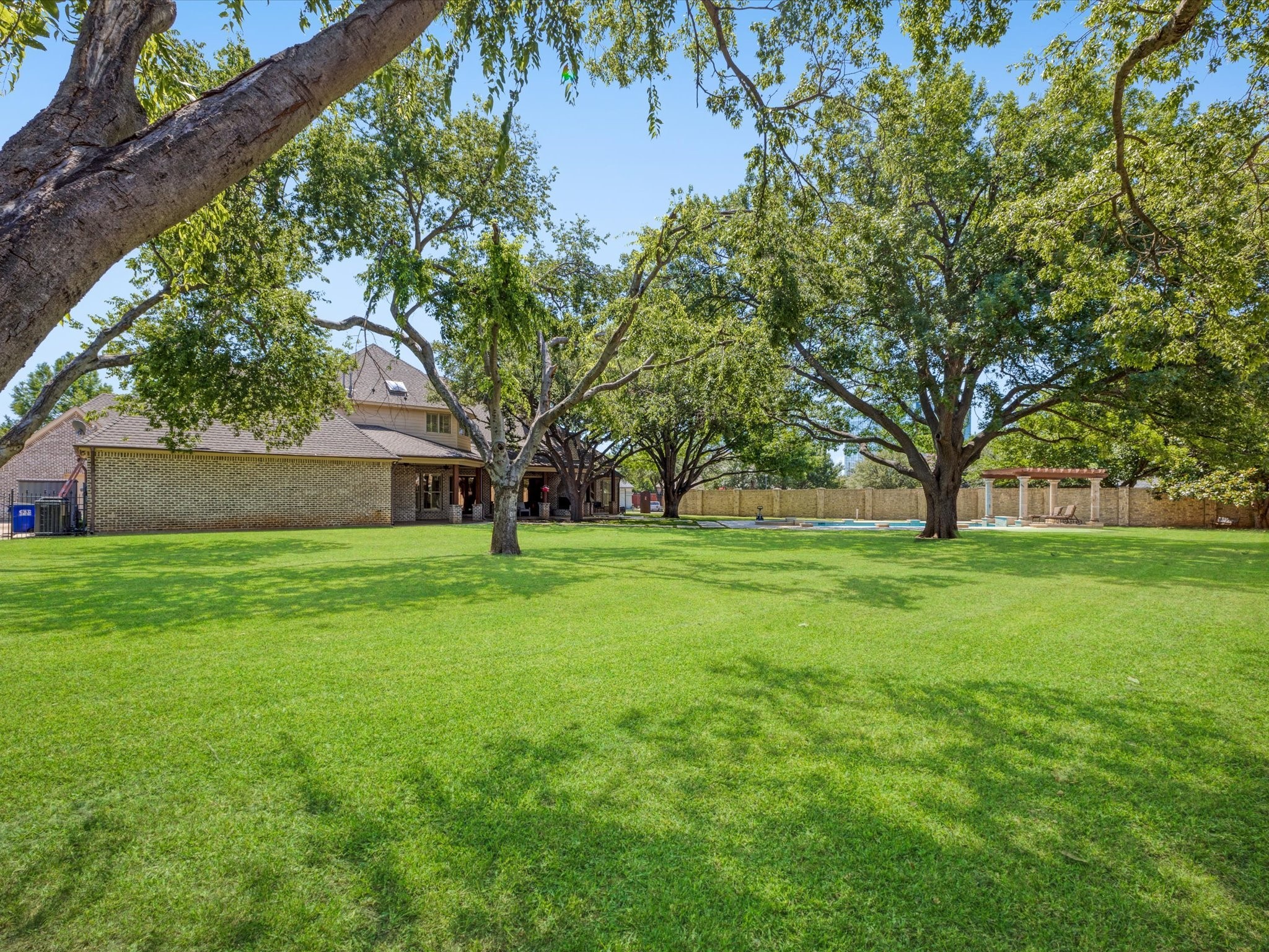 2965 S Sunbeck Circle, Farmers Branch, TX, 75234
