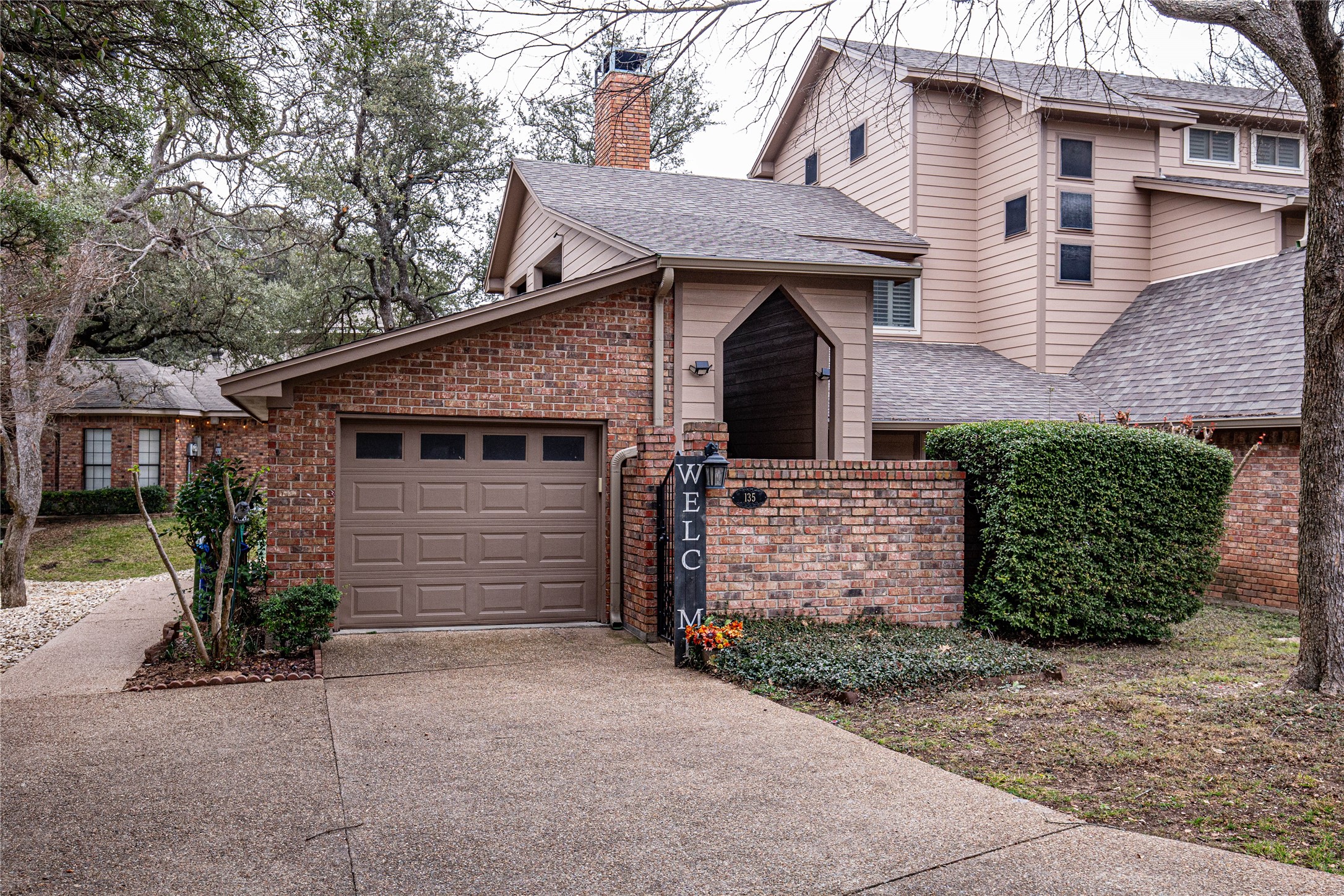 Property photo 01 of 135 Pleasant Grove Lane, Waco, TX 76712 | MLS #21156080