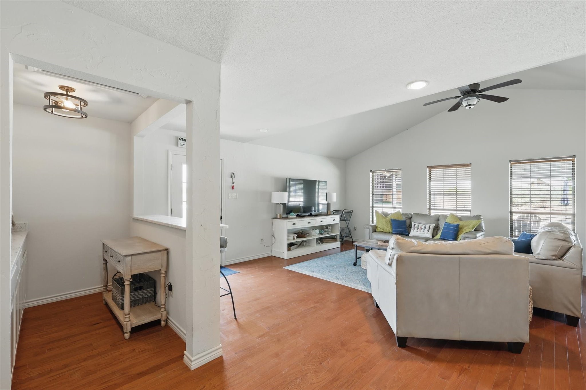 186 W Hells Gate Drive, Strawn, TX, 76475