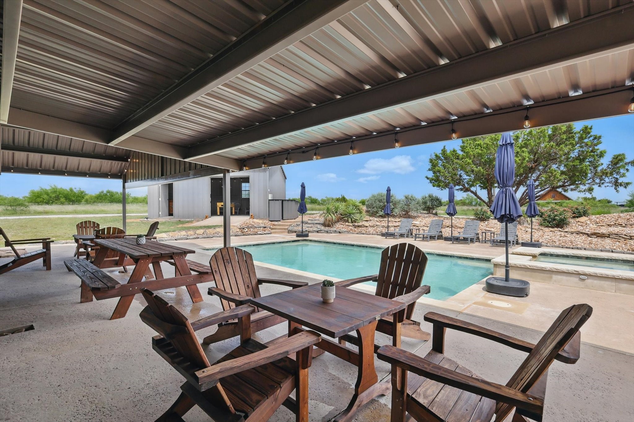186 W Hells Gate Drive, Strawn, TX, 76475