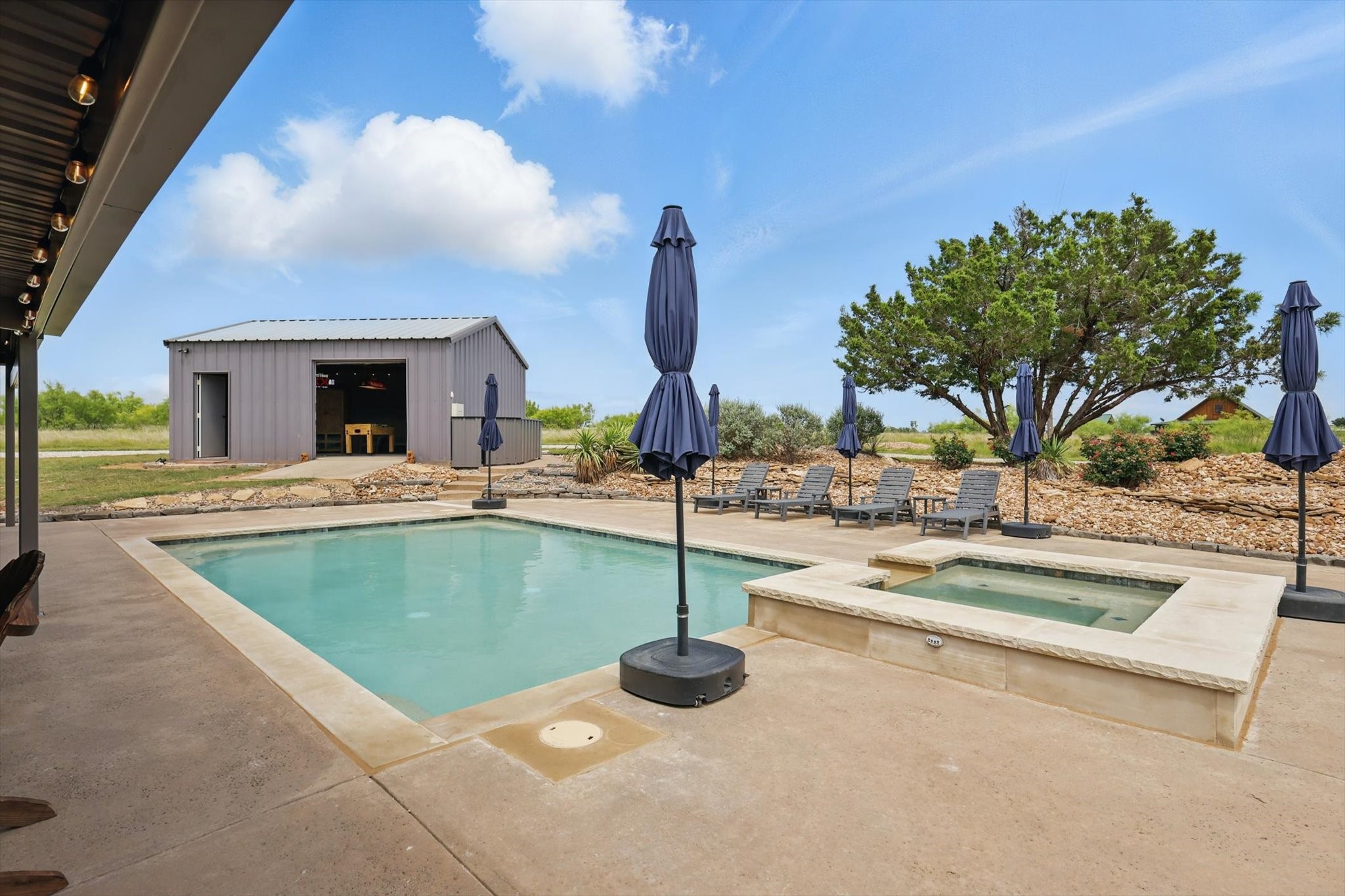 186 W Hells Gate Drive, Strawn, TX, 76475