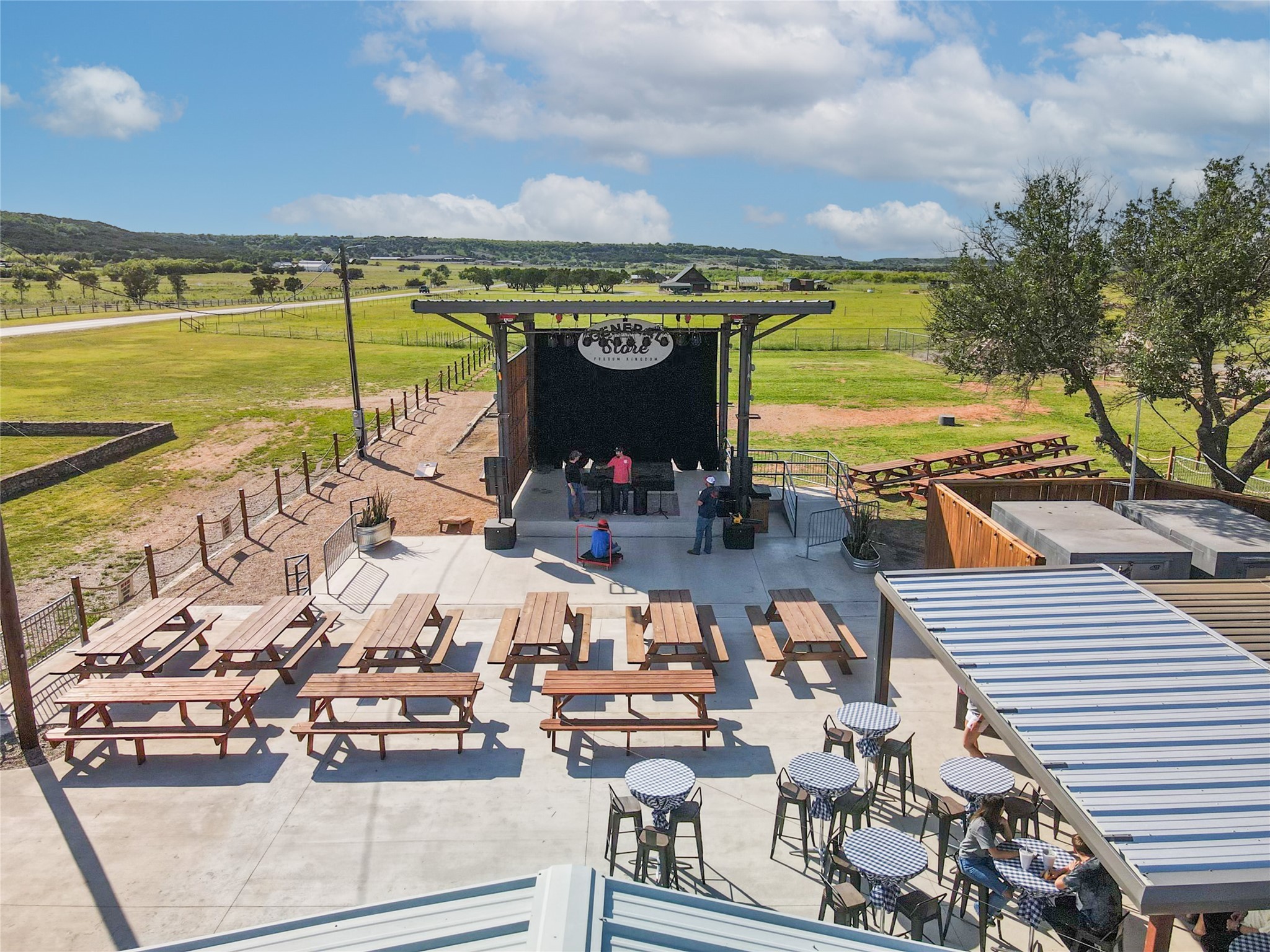 186 W Hells Gate Drive, Strawn, TX, 76475