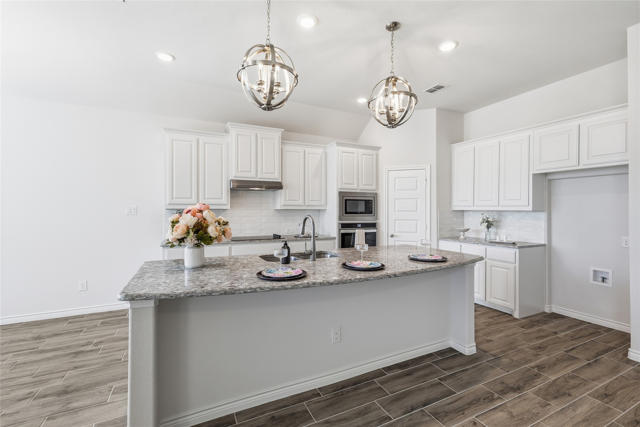 112 Mockingbird Hill, Joshua, TX, 76058