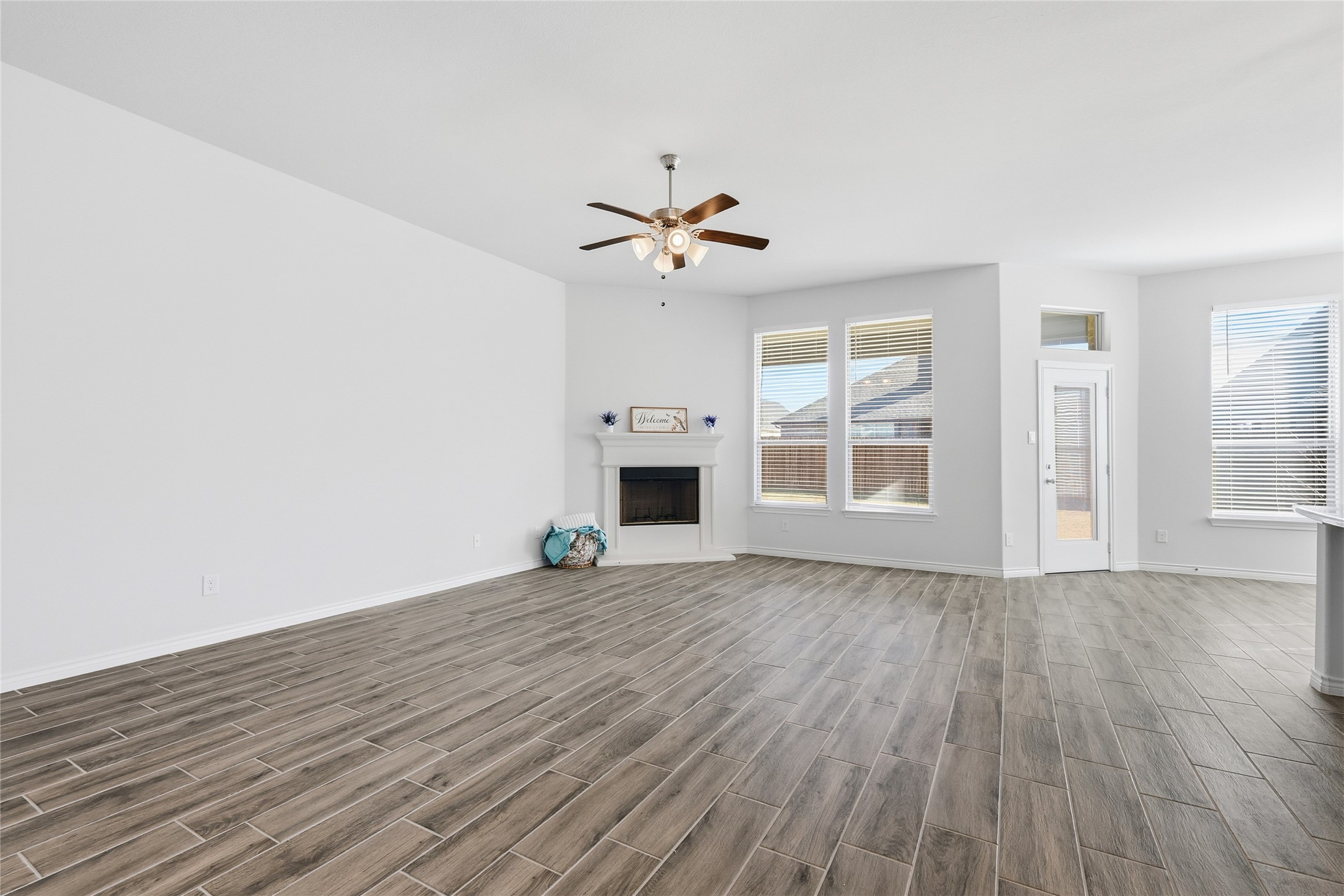 112 Mockingbird Hill, Joshua, TX, 76058