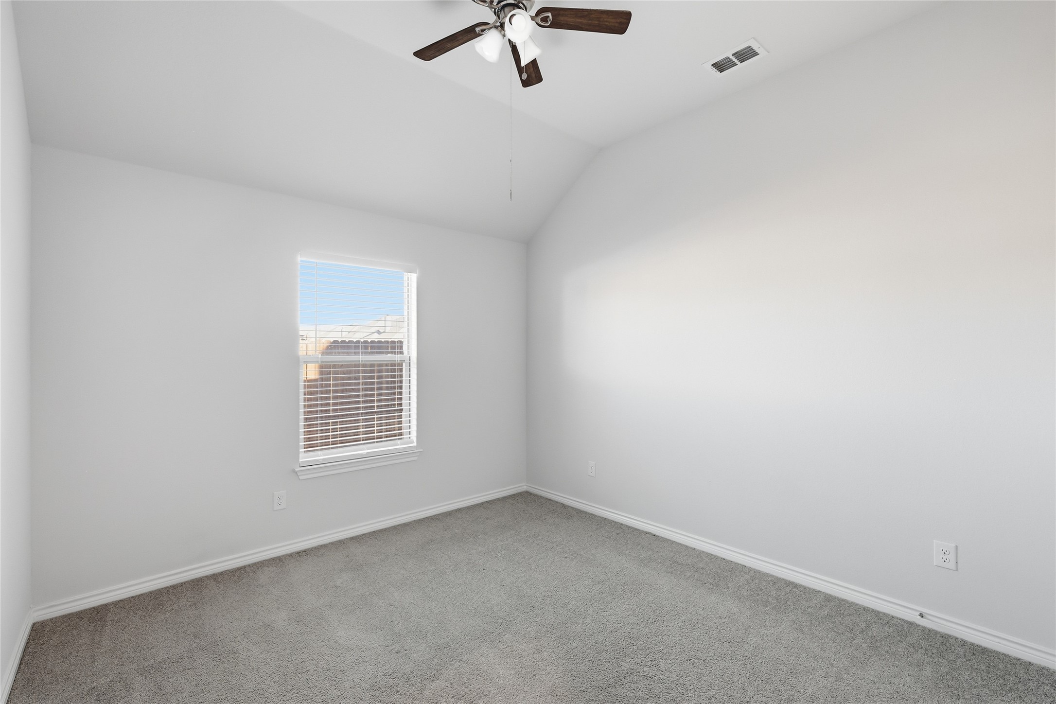 112 Mockingbird Hill, Joshua, TX, 76058