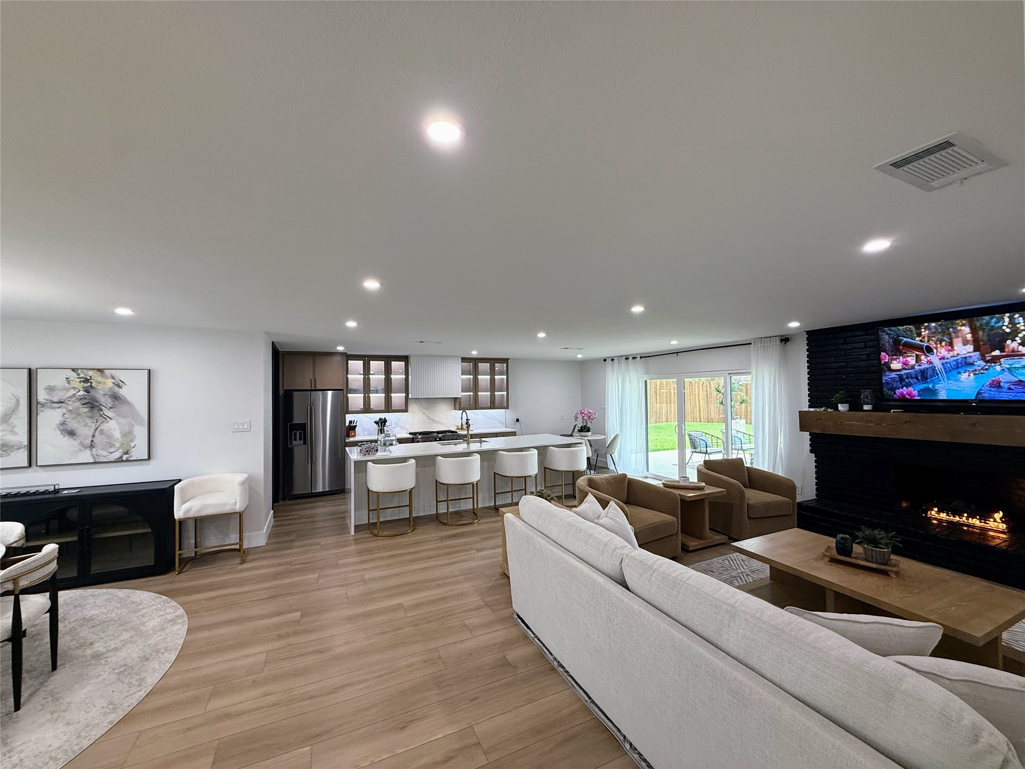 3895 Antigua Circle, Dallas, TX, 75244