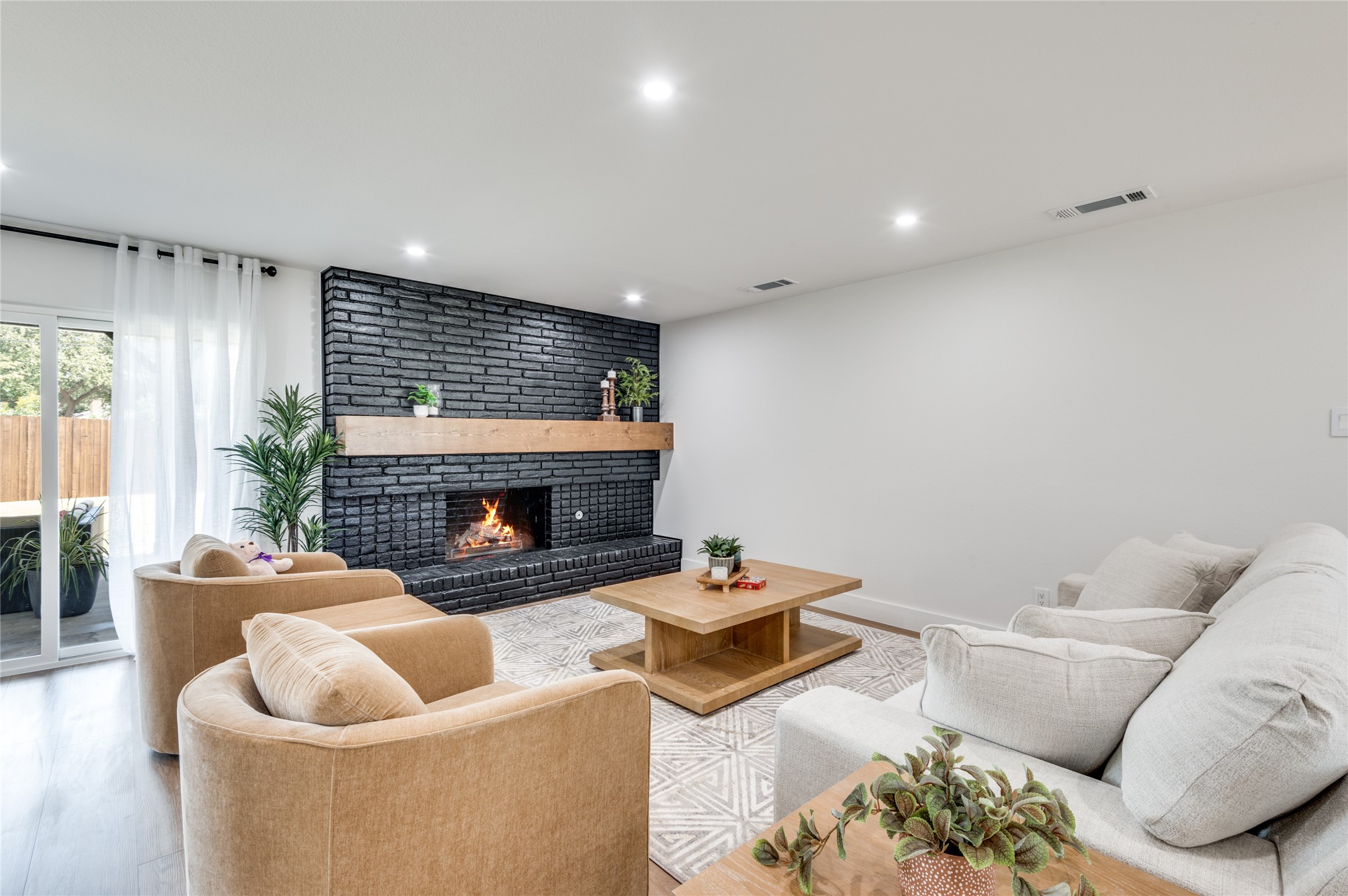 3895 Antigua Circle, Dallas, TX, 75244